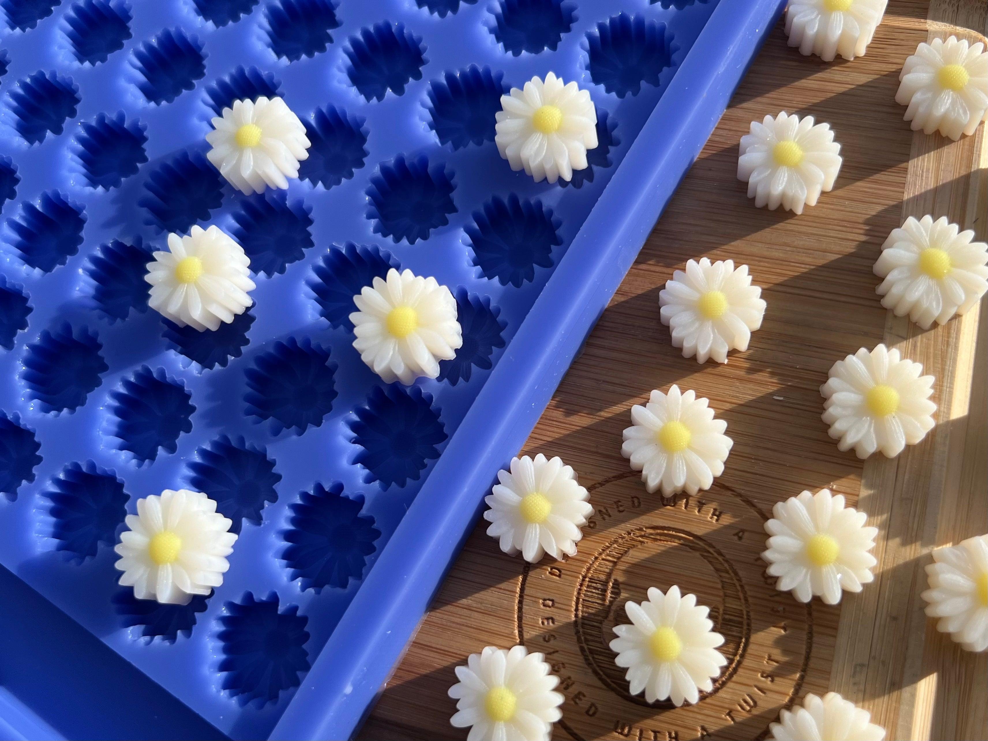 Daisy Scrape n Scoop Wax Silicone Mold - Designed with a Twist - Top quality silicone molds made in the UK.