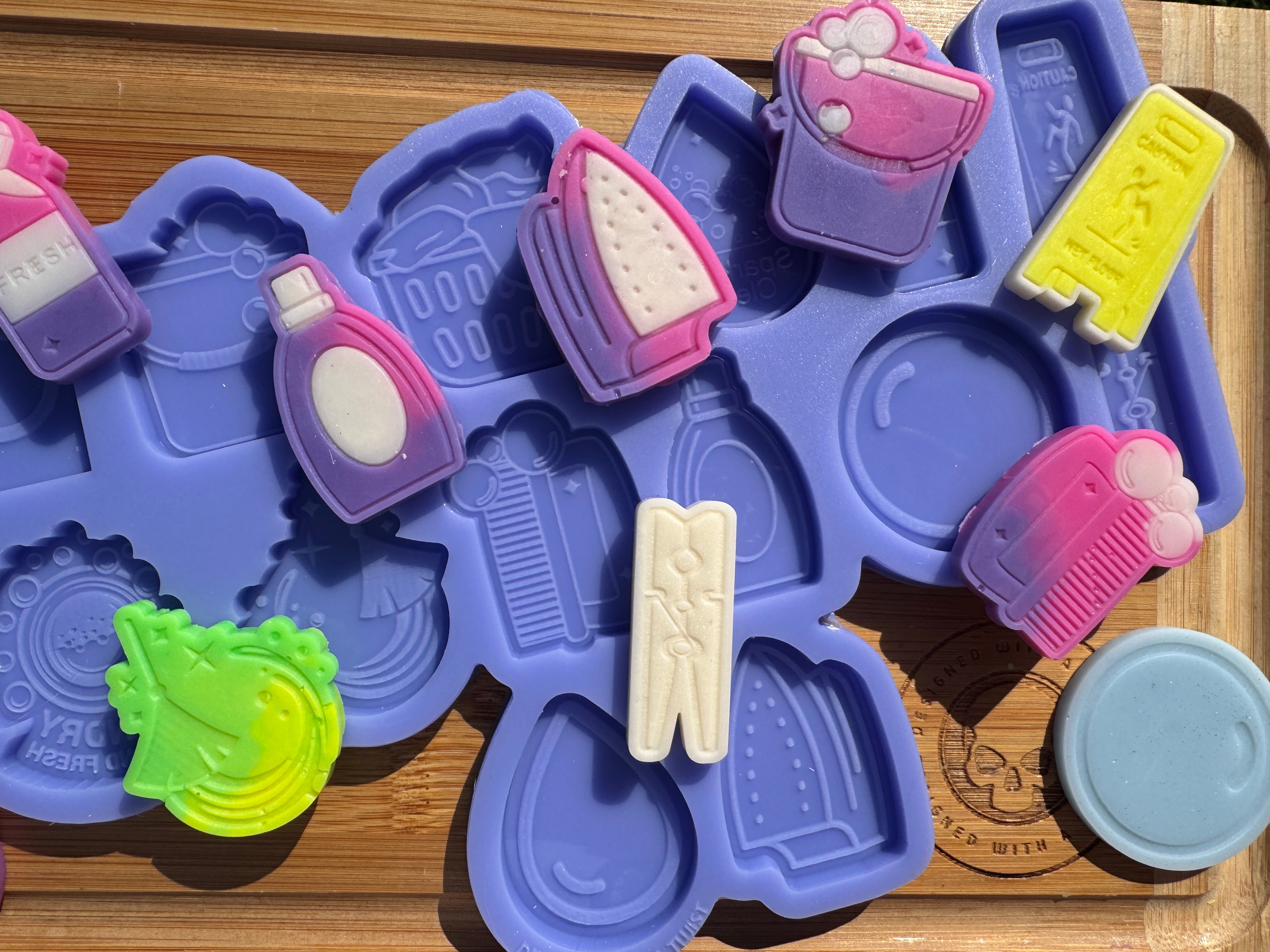 Cleaning Topper Palette Silicone Mold