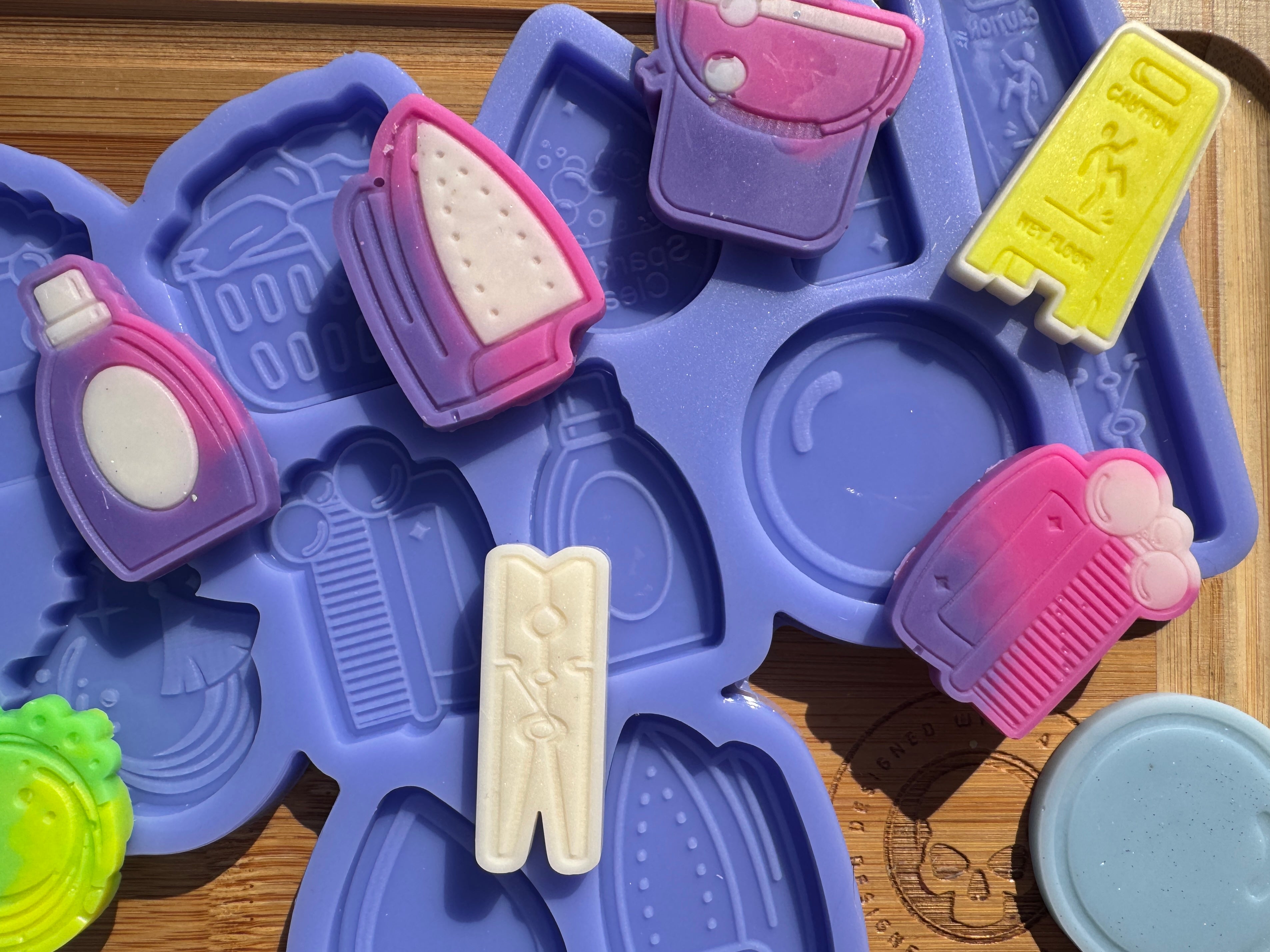 Cleaning Topper Palette Silicone Mold