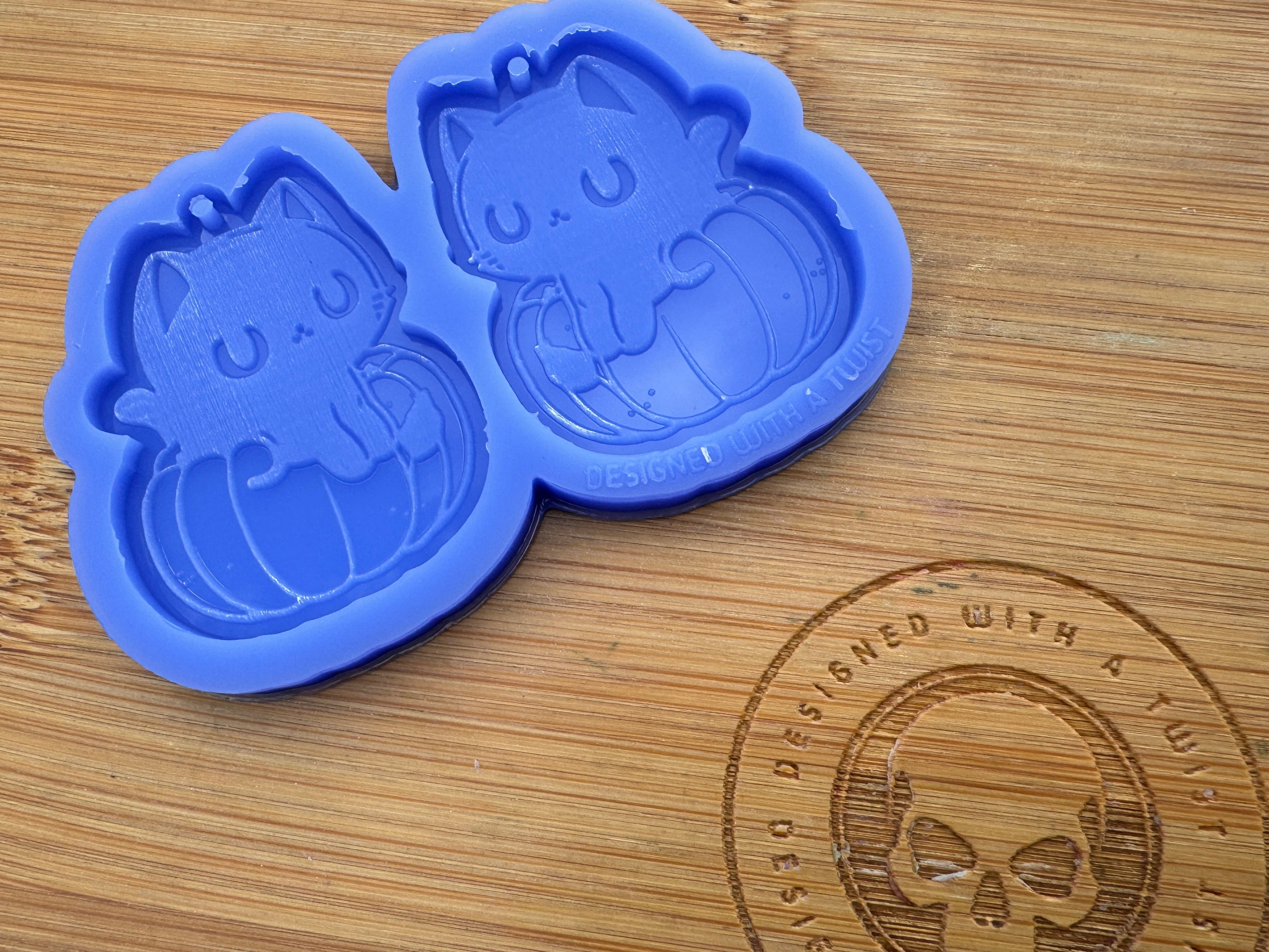 Cat in Plain Pumpkin Earring Silicone Mold