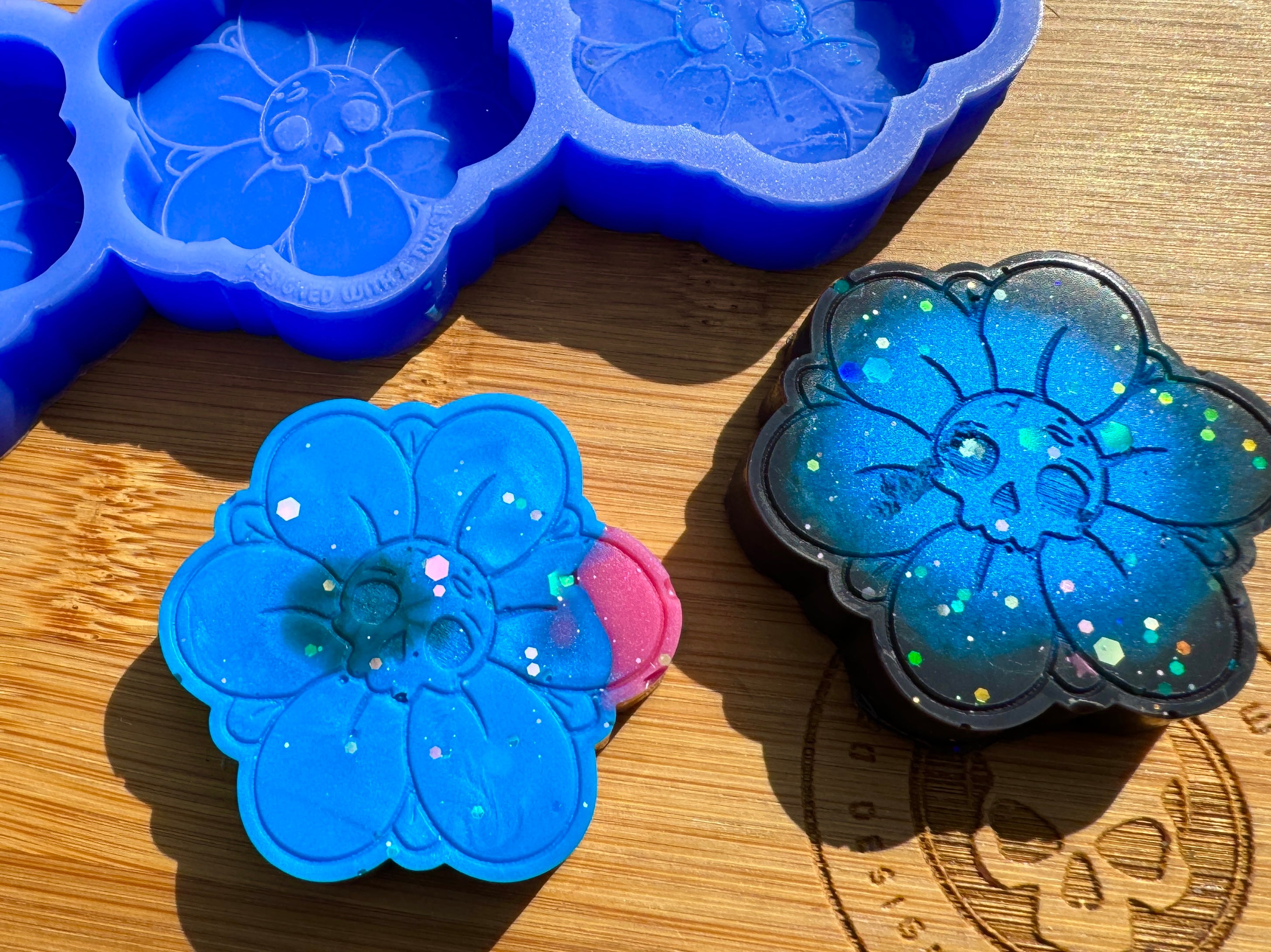 Rounded Skull Flower Silicone Mold