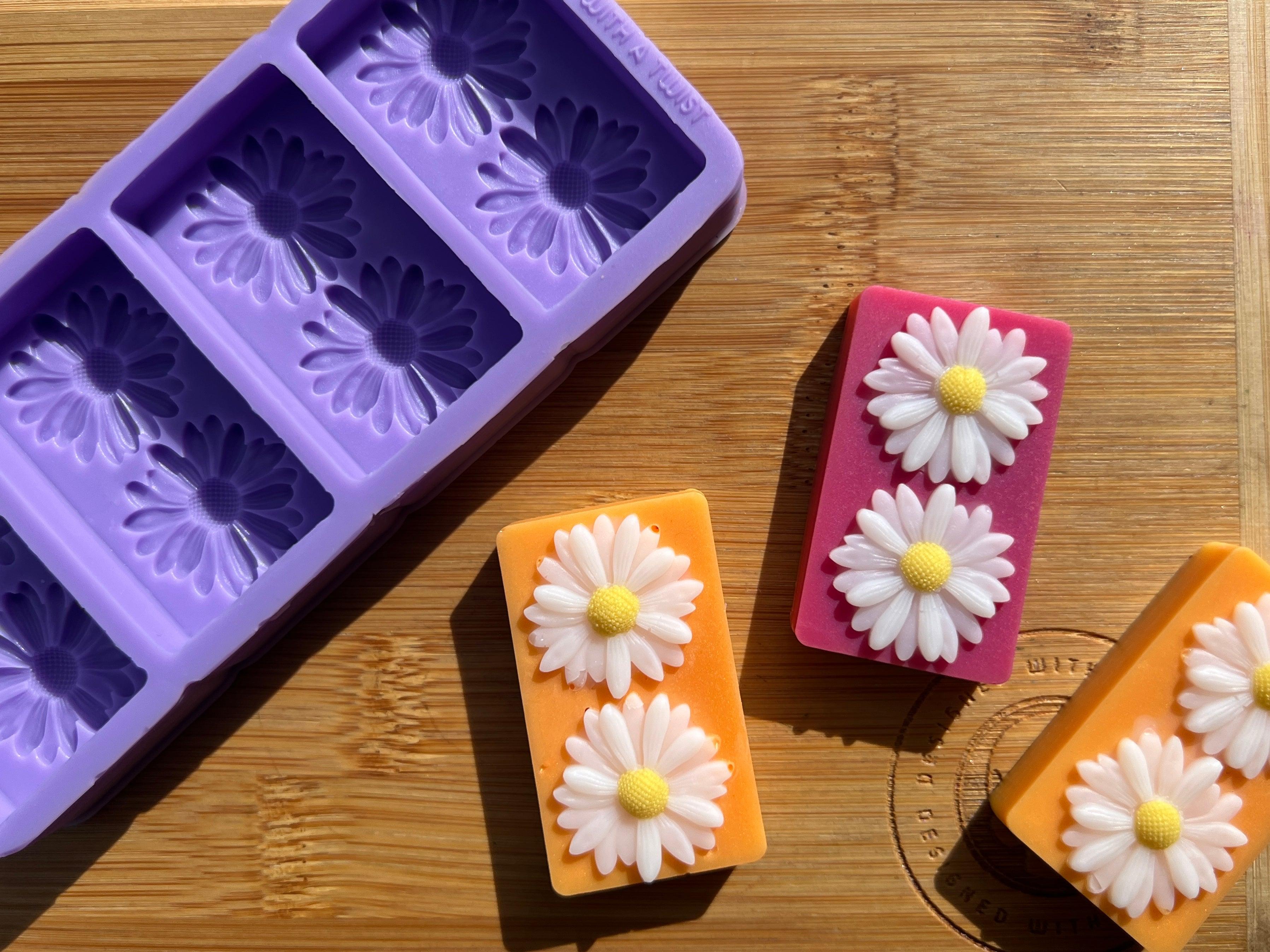 Daisy Silicone Mold - HoBa Edition - Designed with a Twist - Top quality silicone molds made in the UK.