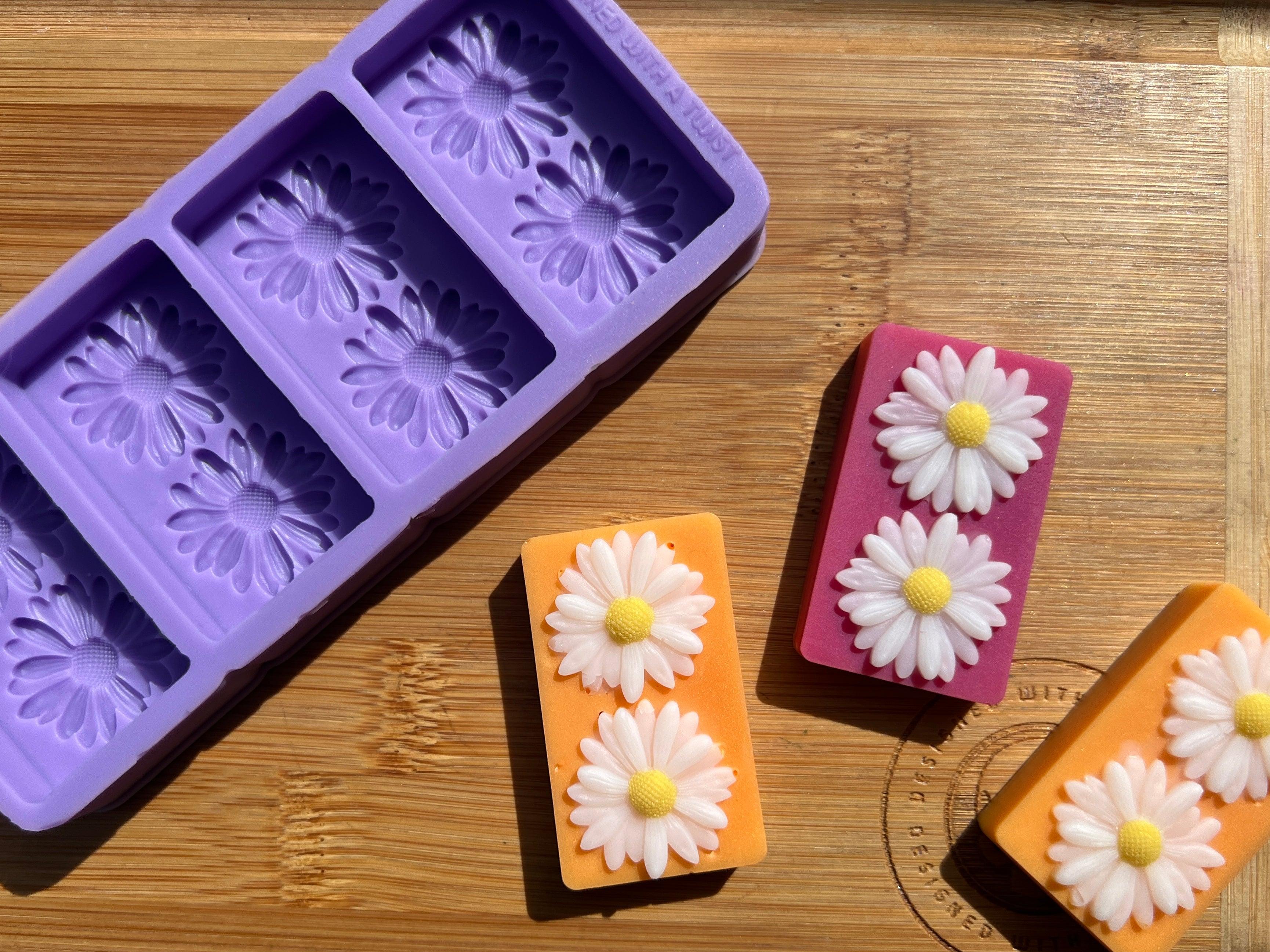 Daisy Silicone Mold - HoBa Edition - Designed with a Twist - Top quality silicone molds made in the UK.