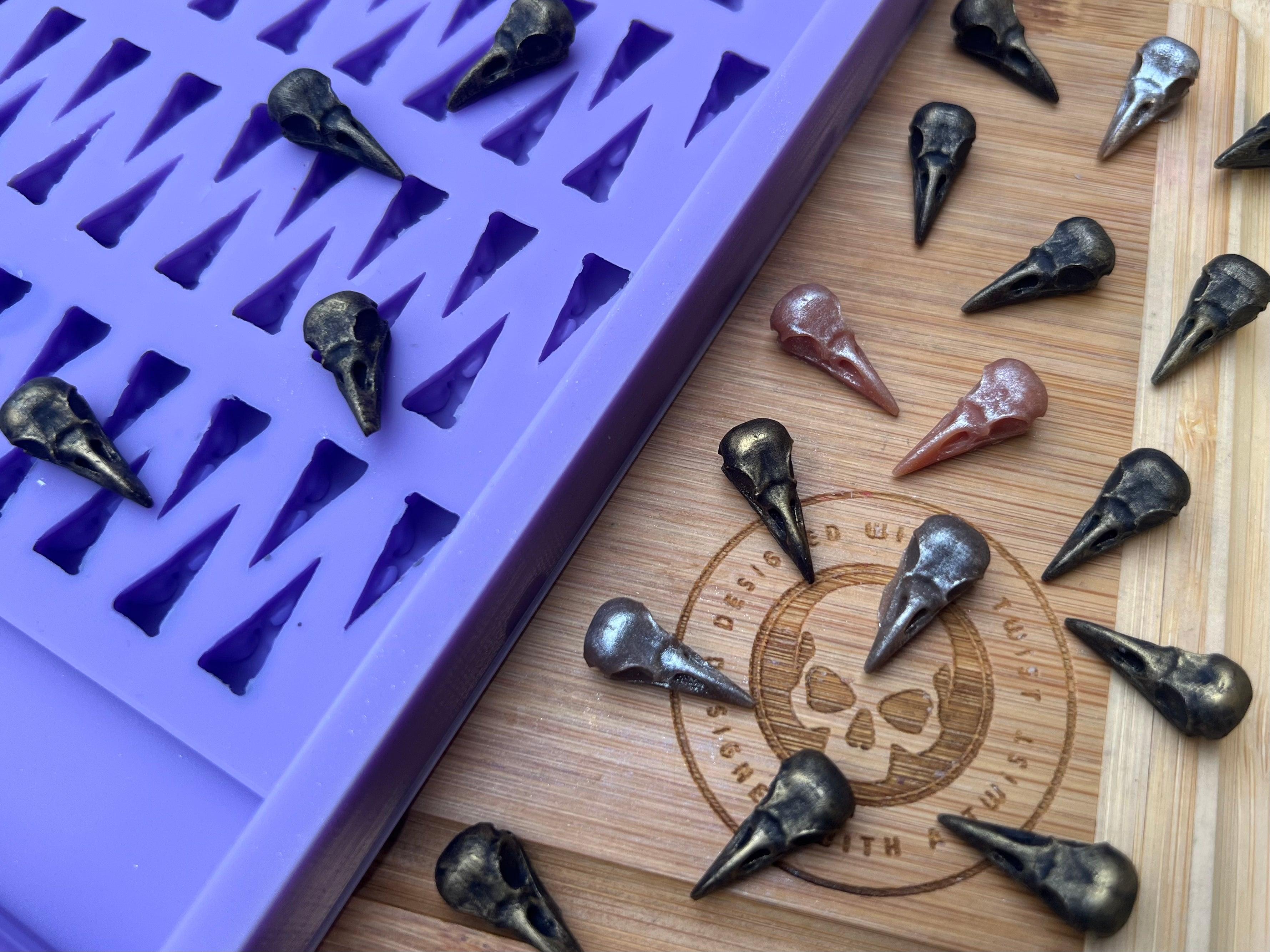 3D Raven Skull Scrape n Scoop Wax Silicone Mold - Designed with a Twist - Top quality silicone molds made in the UK.