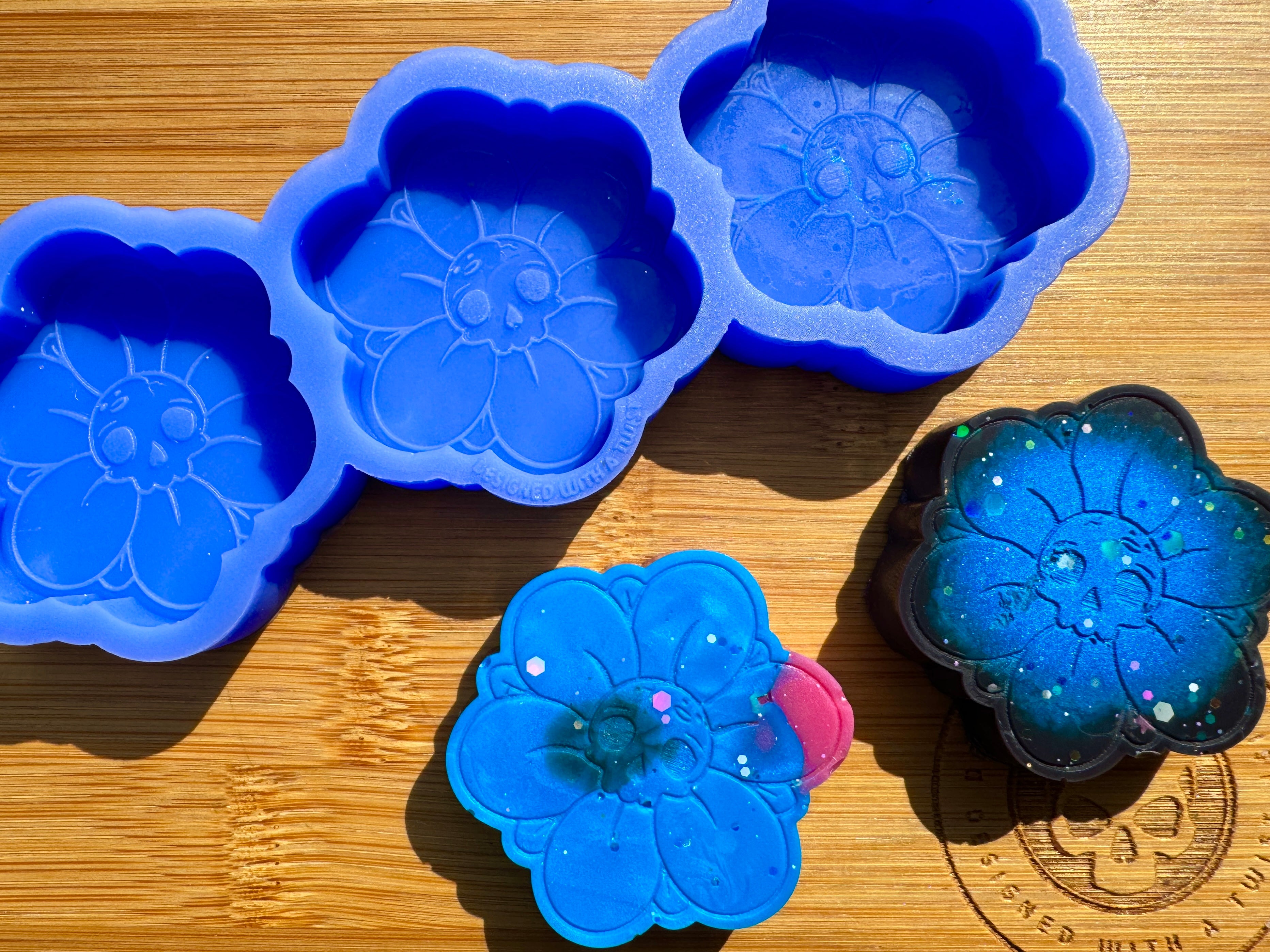 Rounded Skull Flower Silicone Mold