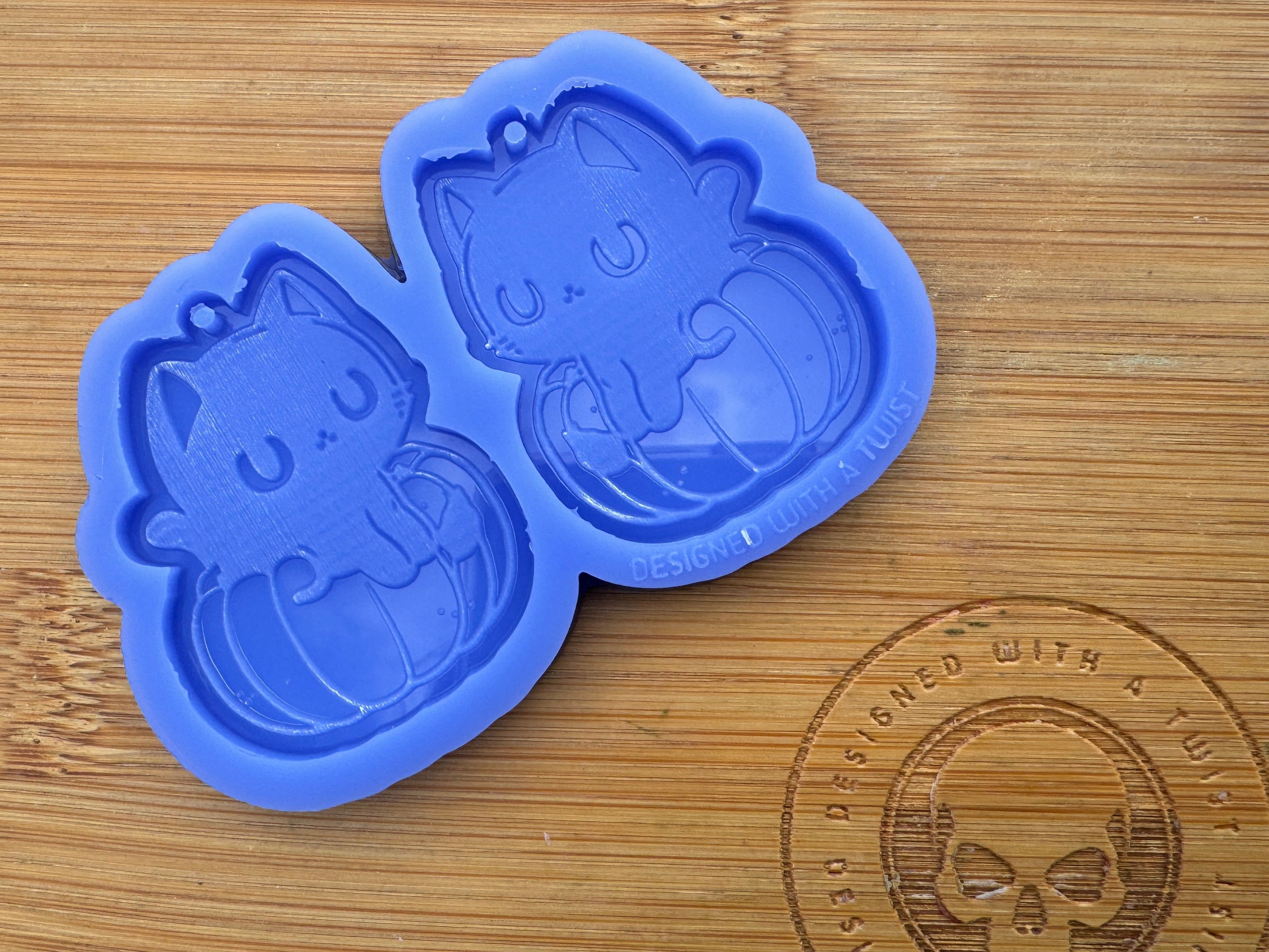 Cat in Plain Pumpkin Earring Silicone Mold