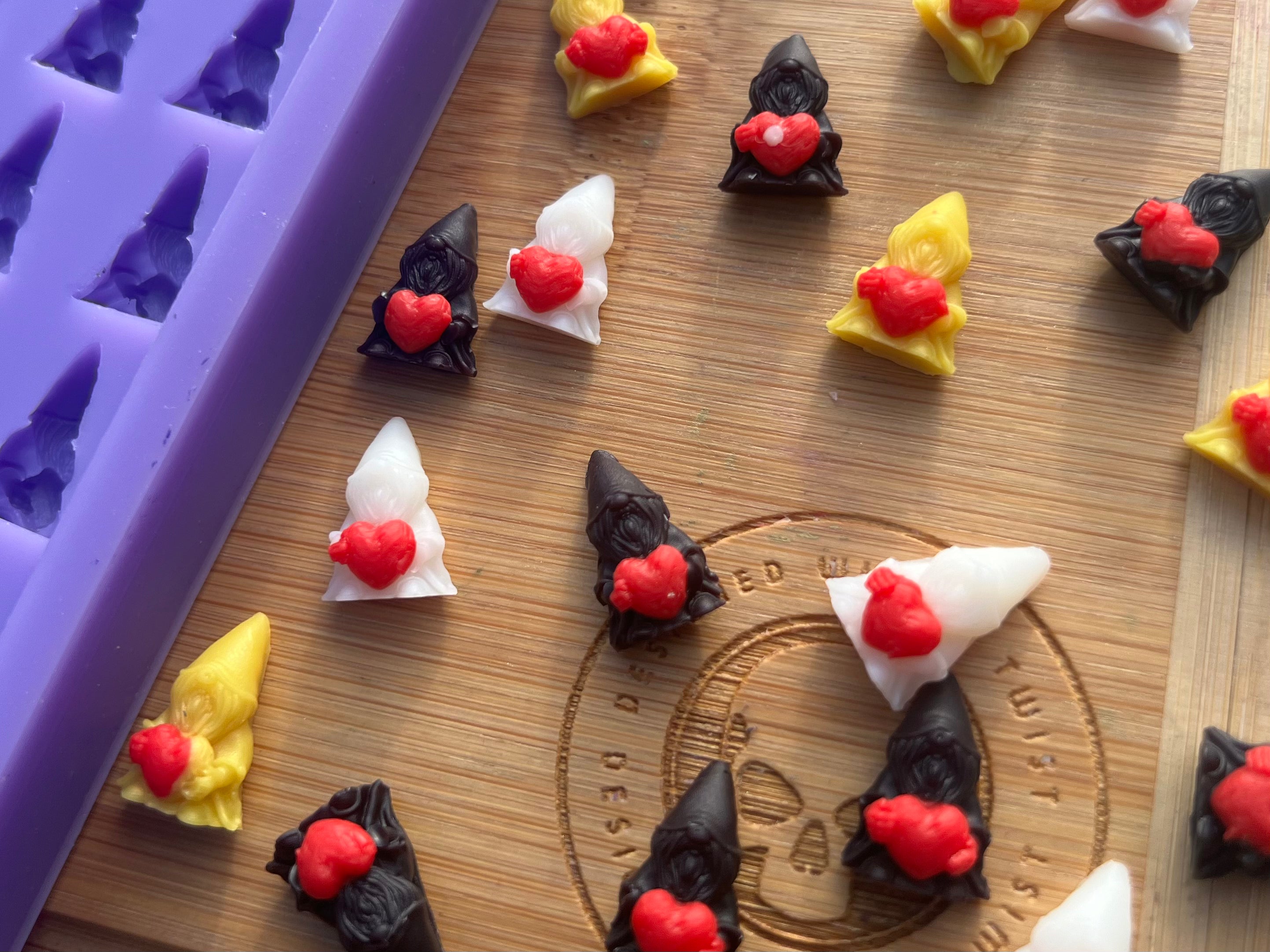 Gonk Scrape n Scoop Wax Silicone Mold - Designed with a Twist - Top quality silicone molds made in the UK.