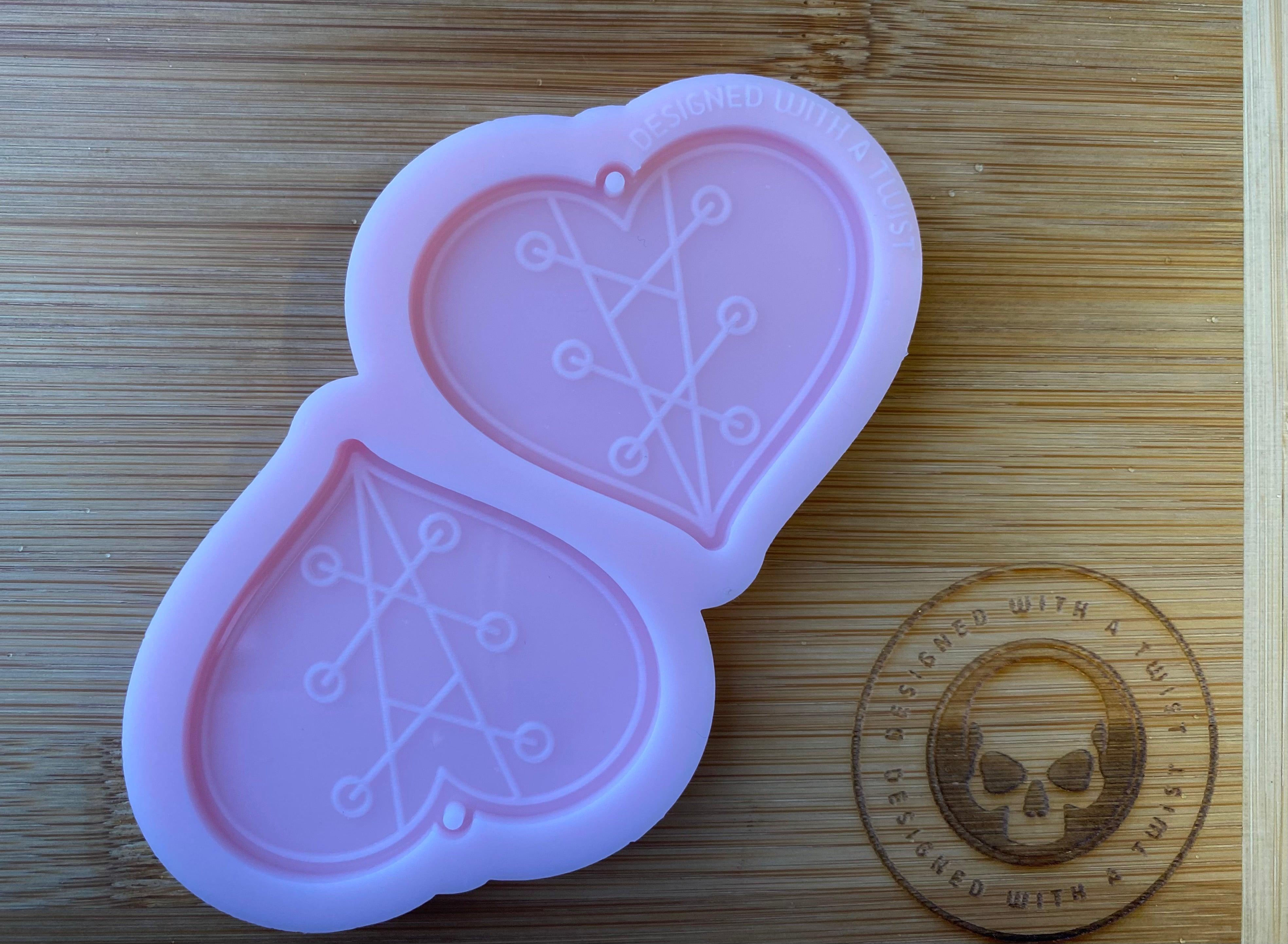 Corset Heart Earring Silicone Mold - Designed with a Twist - Top quality silicone molds made in the UK.
