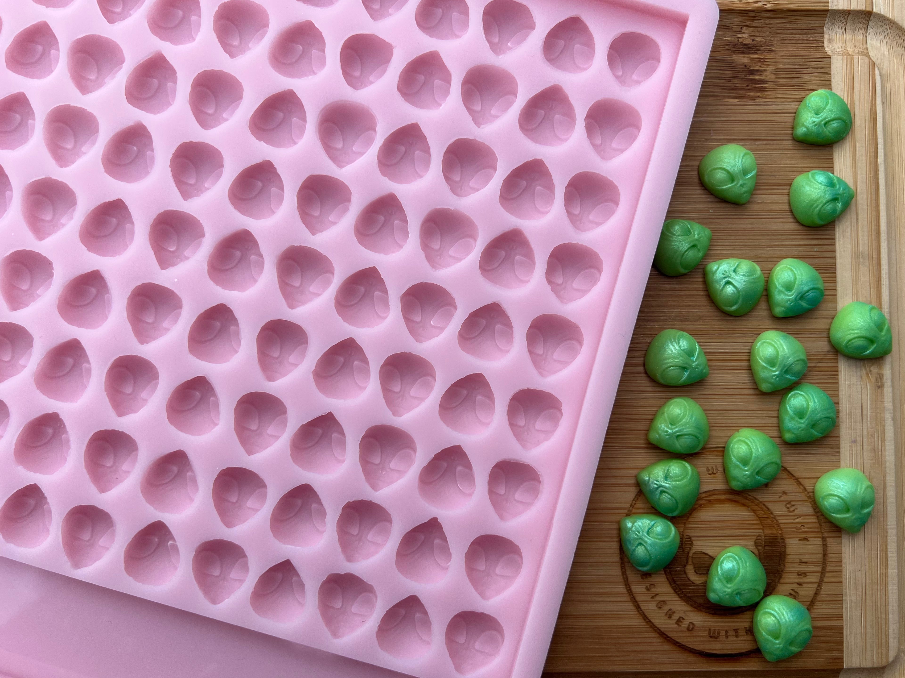 3d Alien Scrape n Scoop Wax Silicone Mold - Designed with a Twist - Top quality silicone molds made in the UK.