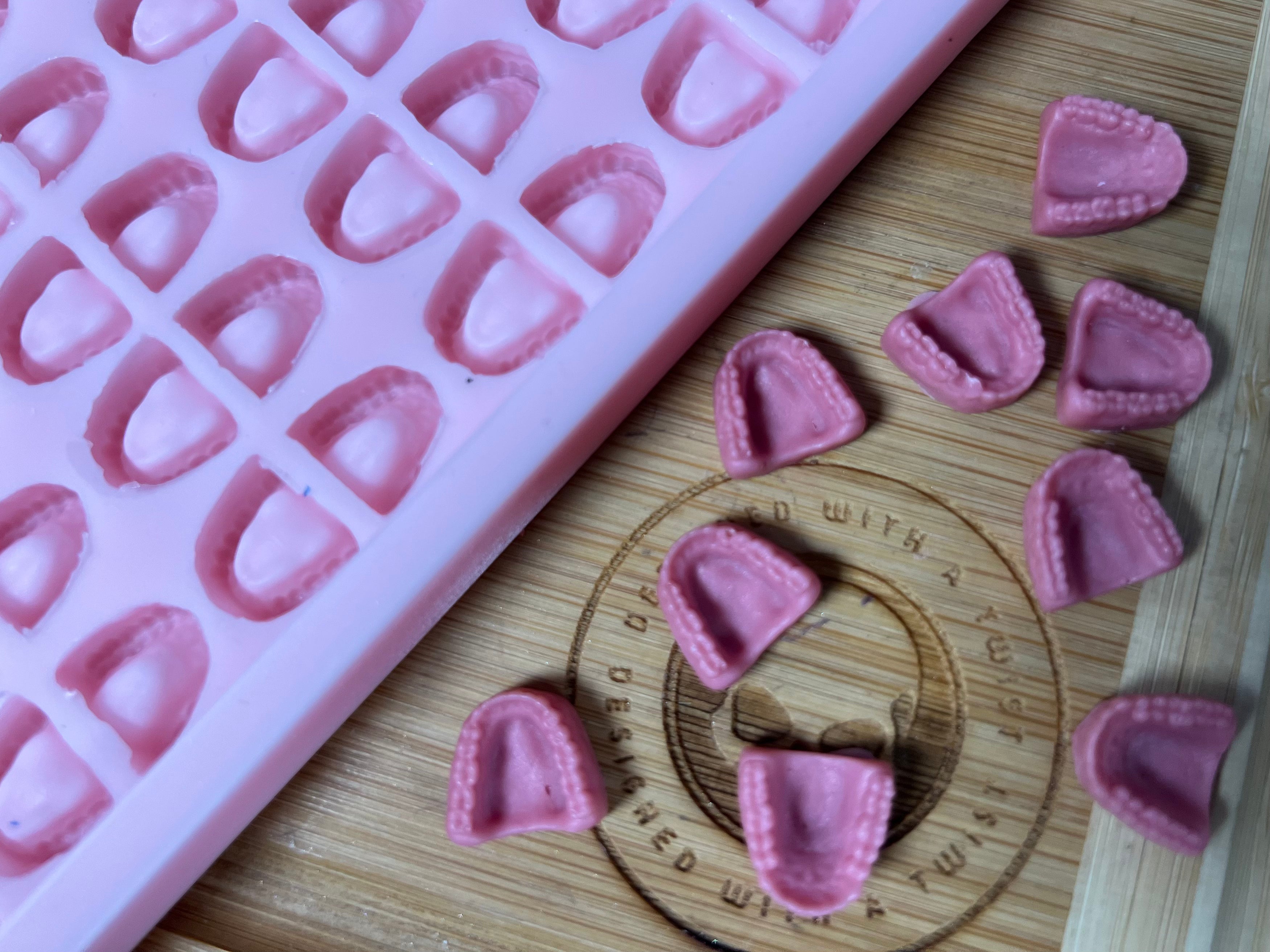 3d False Teeth Scrape n Scoop Wax Silicone Mold - Designed with a Twist - Top quality silicone molds made in the UK.