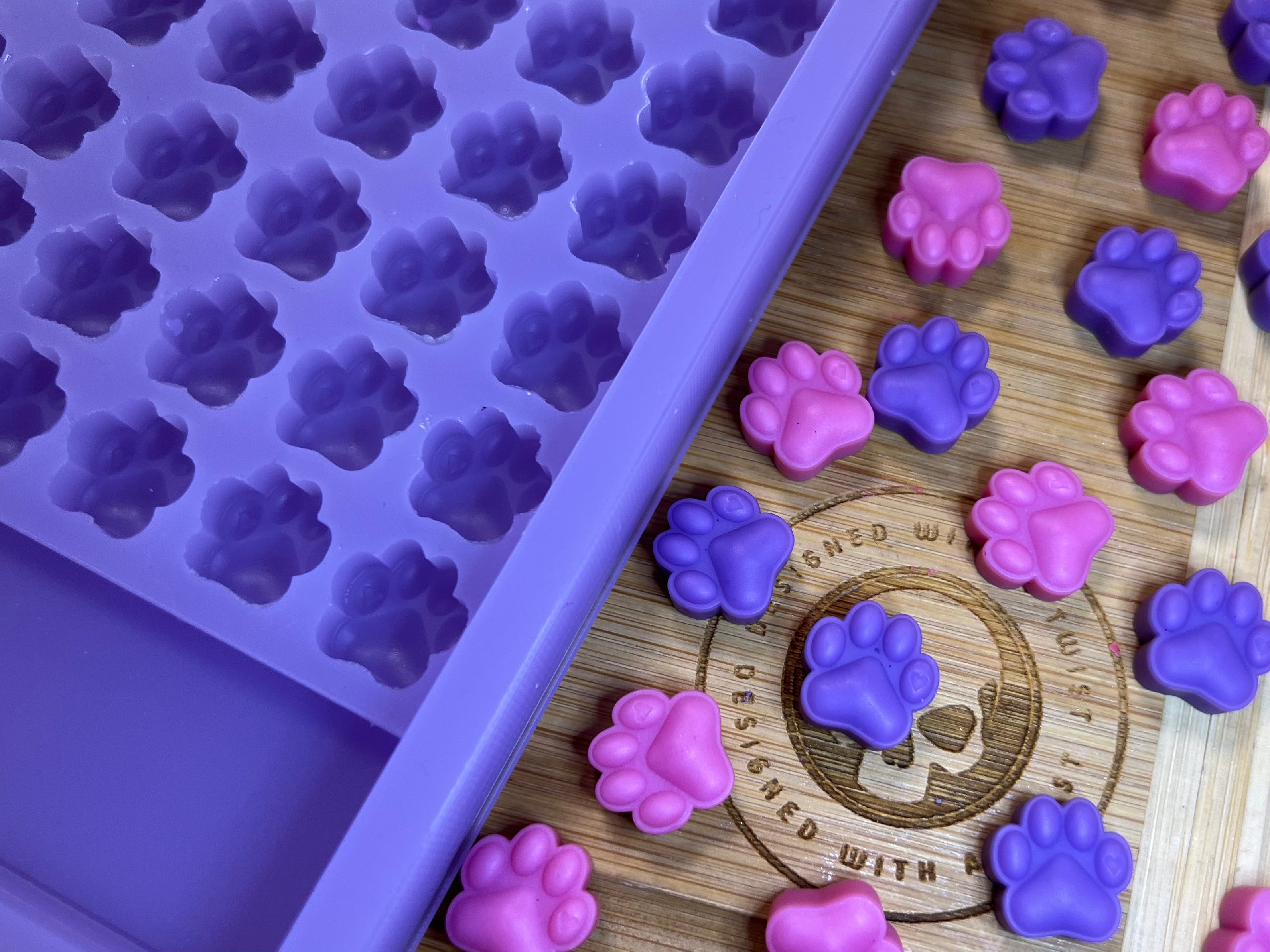 3d Paw Print Scrape n Scoop Wax Silicone Mold - Designed with a Twist - Top quality silicone molds made in the UK.