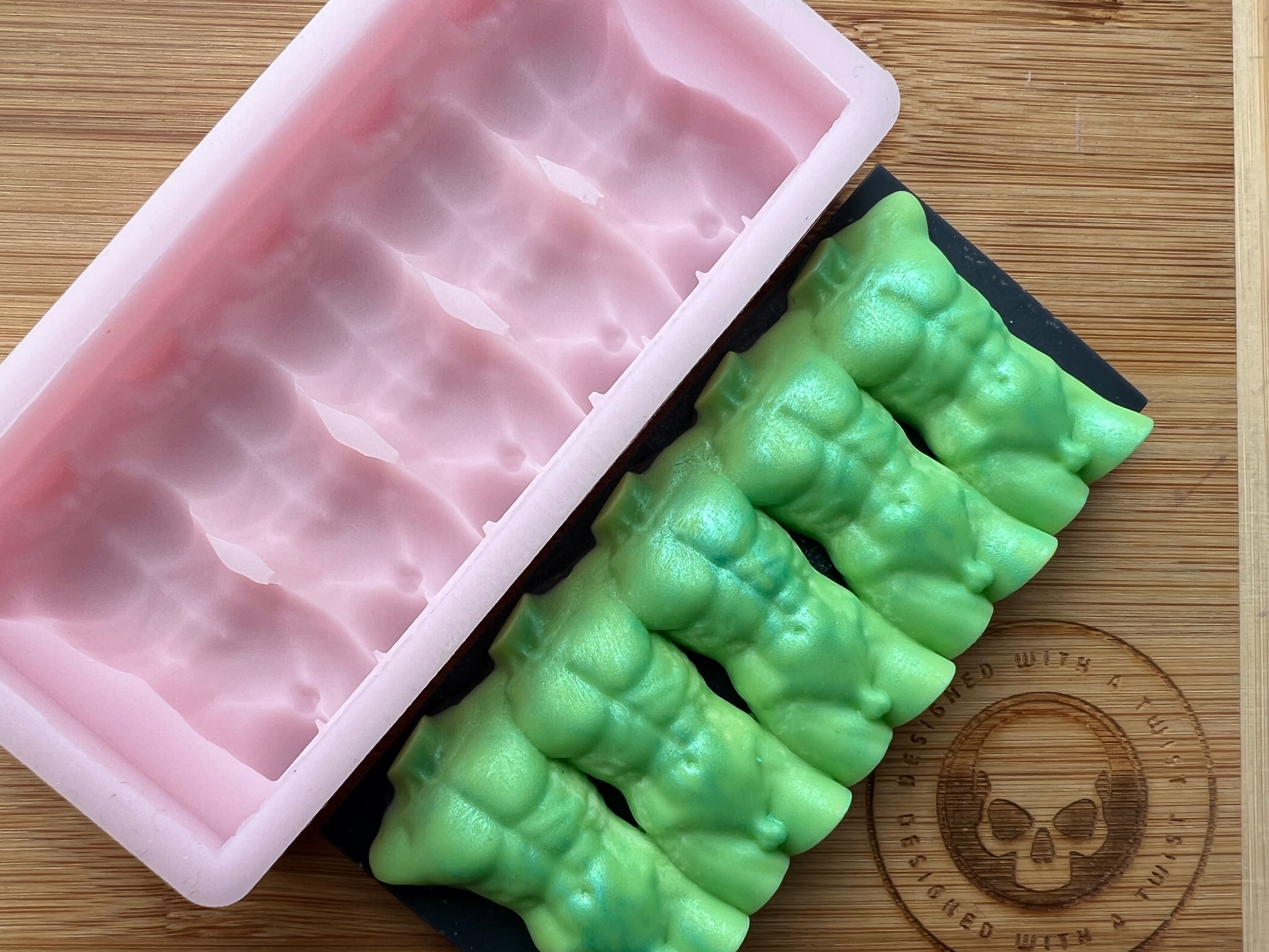 Front Facing Hercules Torso Snapbar Silicone Mold - Designed with a Twist - Top quality silicone molds made in the UK.