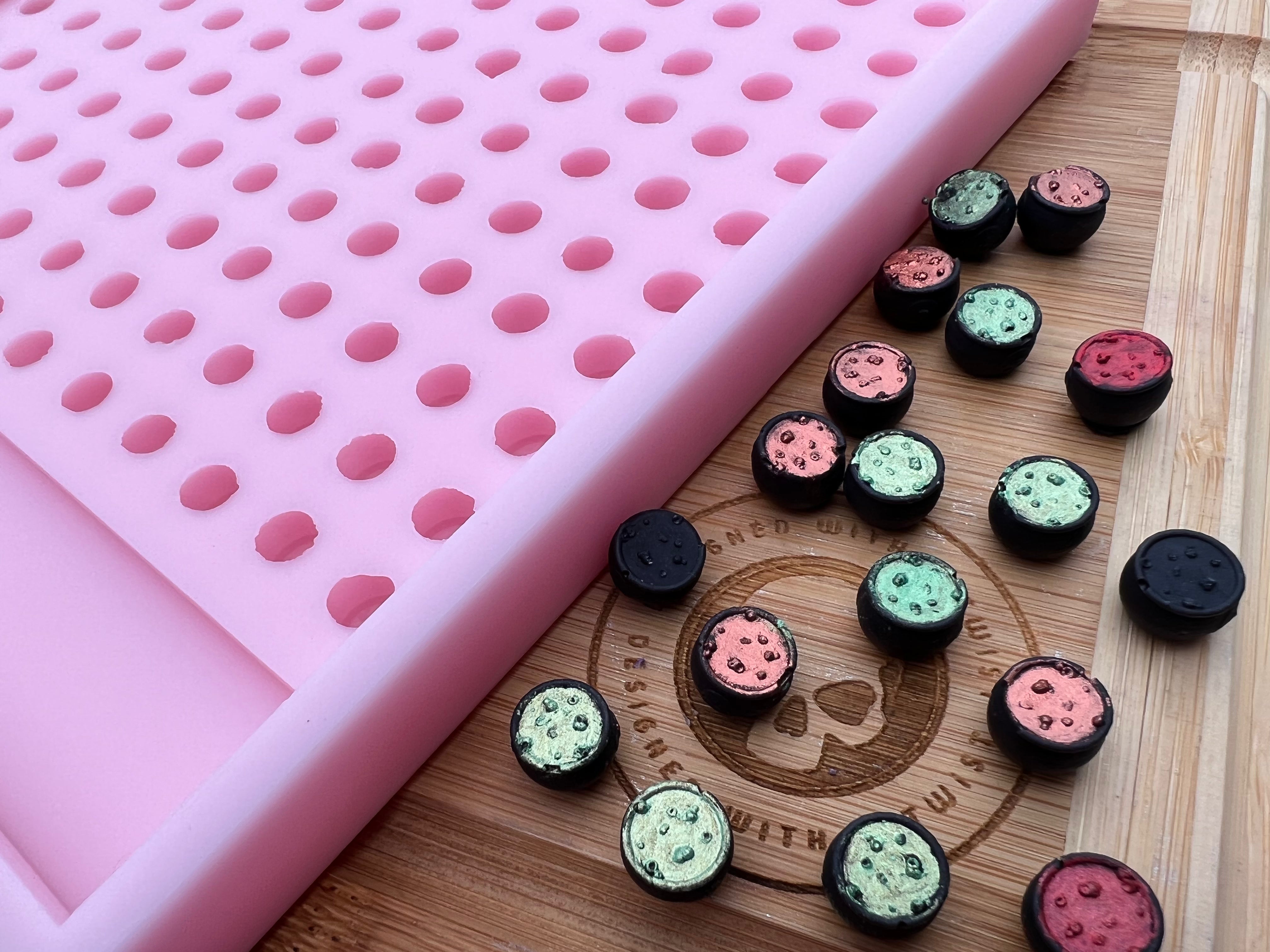 3d Cauldron Scrape n Scoop Wax Silicone Mold - Designed with a Twist - Top quality silicone molds made in the UK.