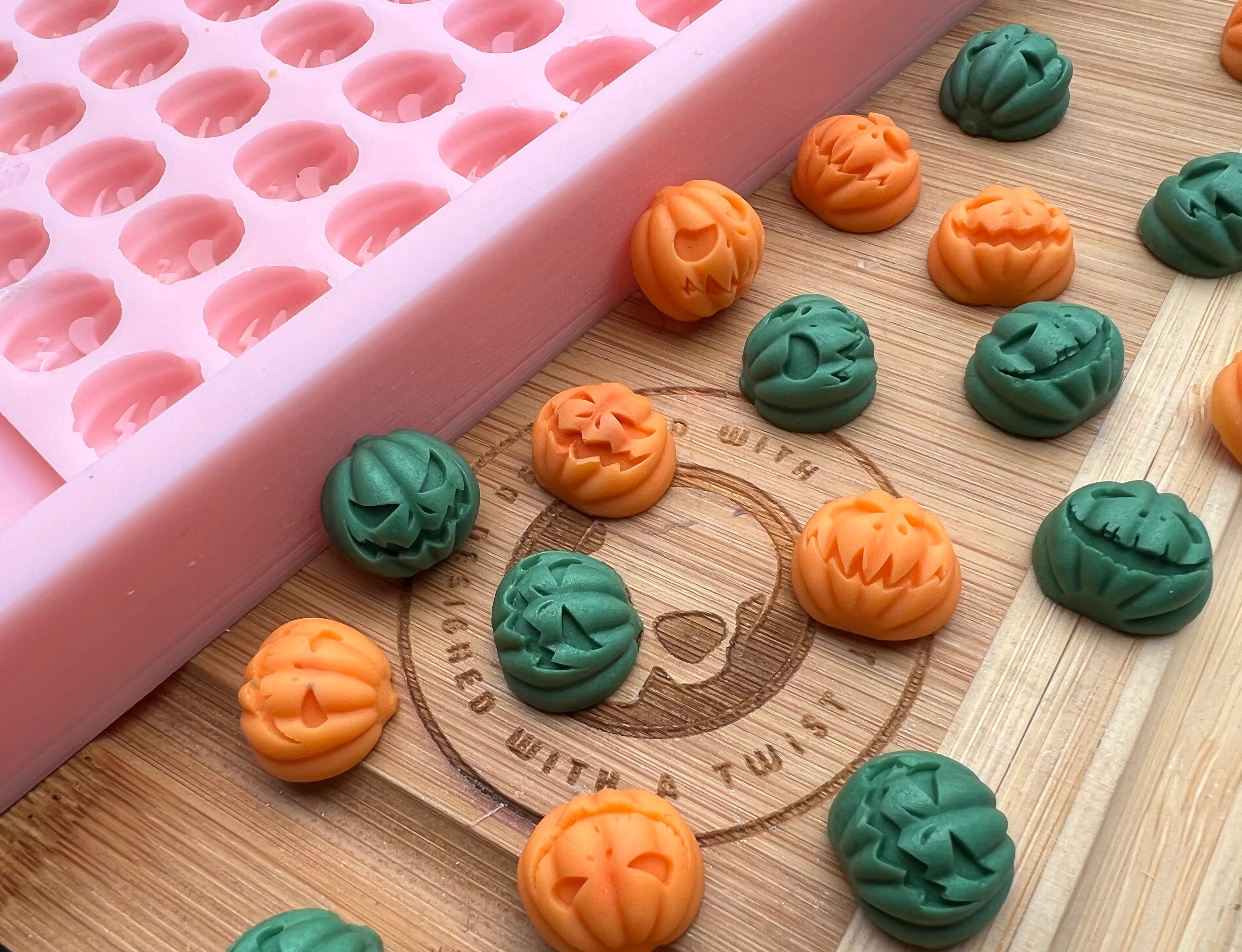 3d Pumpkin Scrape n Scoop Wax Silicone Mold - Designed with a Twist - Top quality silicone molds made in the UK.