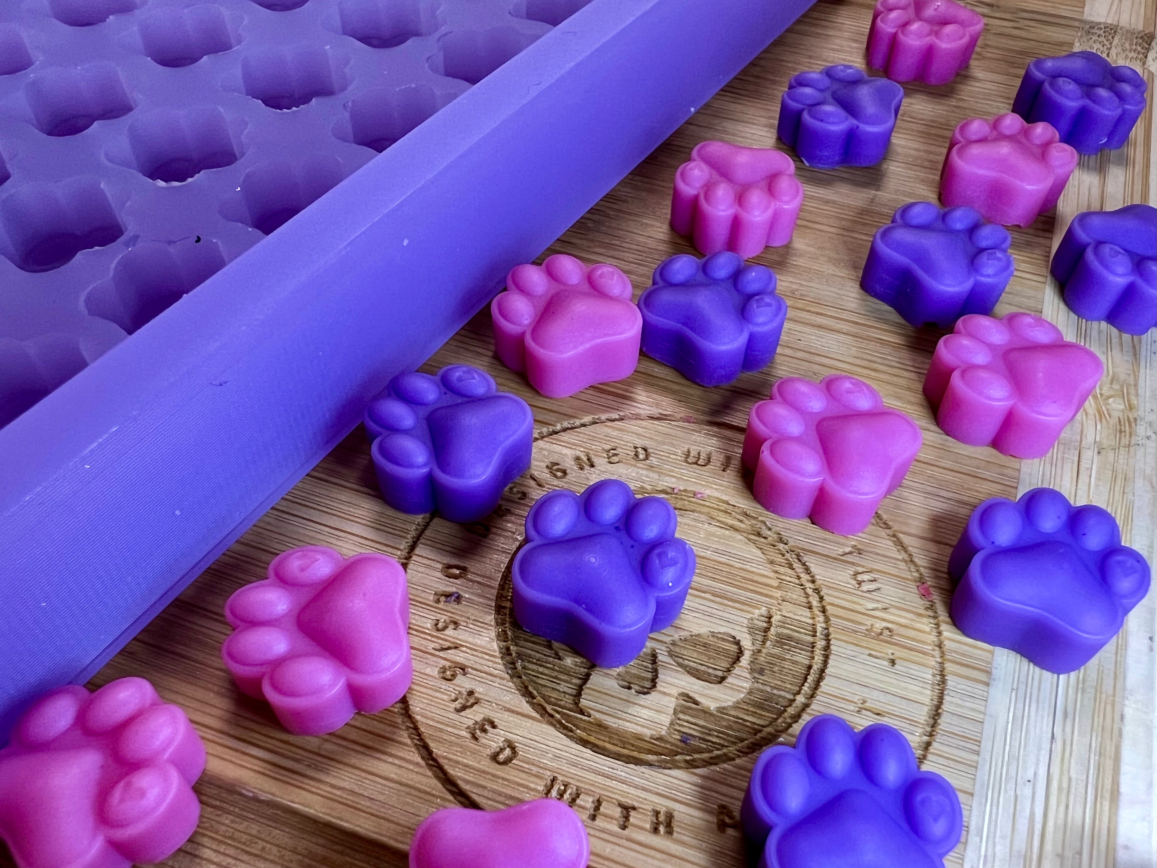 3d Paw Print Scrape n Scoop Wax Silicone Mold - Designed with a Twist - Top quality silicone molds made in the UK.