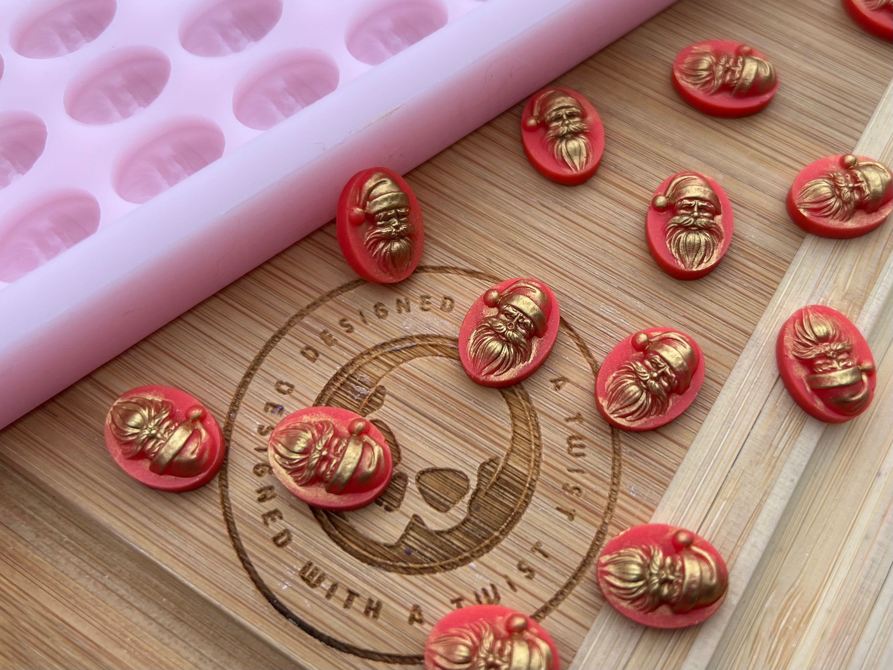 3d Santa Scrape n Scoop Wax Silicone Mold - Designed with a Twist - Top quality silicone molds made in the UK.