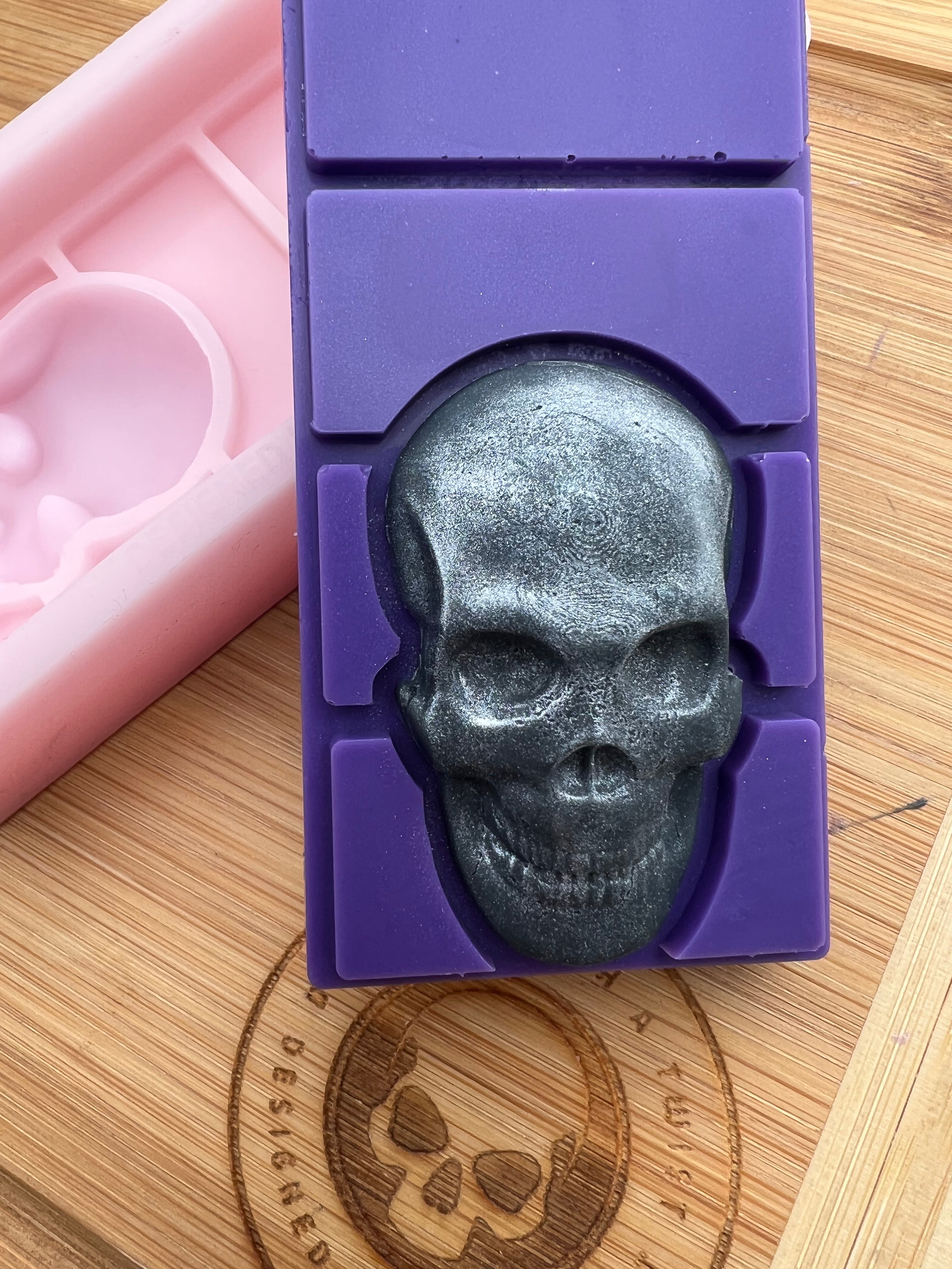 3d Skull Snapbar Silicone Mold - Designed with a Twist - Top quality silicone molds made in the UK.