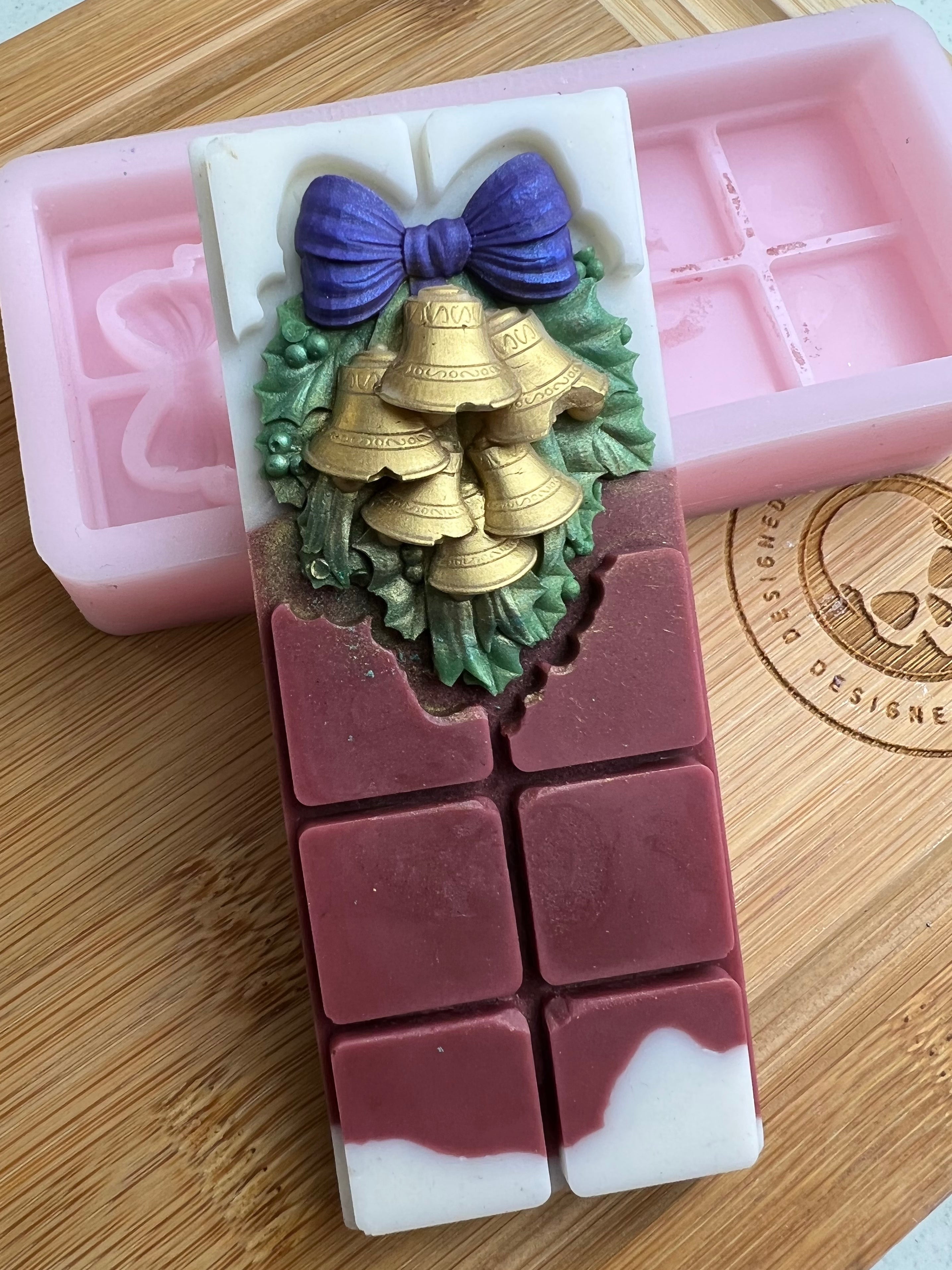 3d Christmas Wreath Snapbar Silicone Mold - Designed with a Twist - Top quality silicone molds made in the UK.