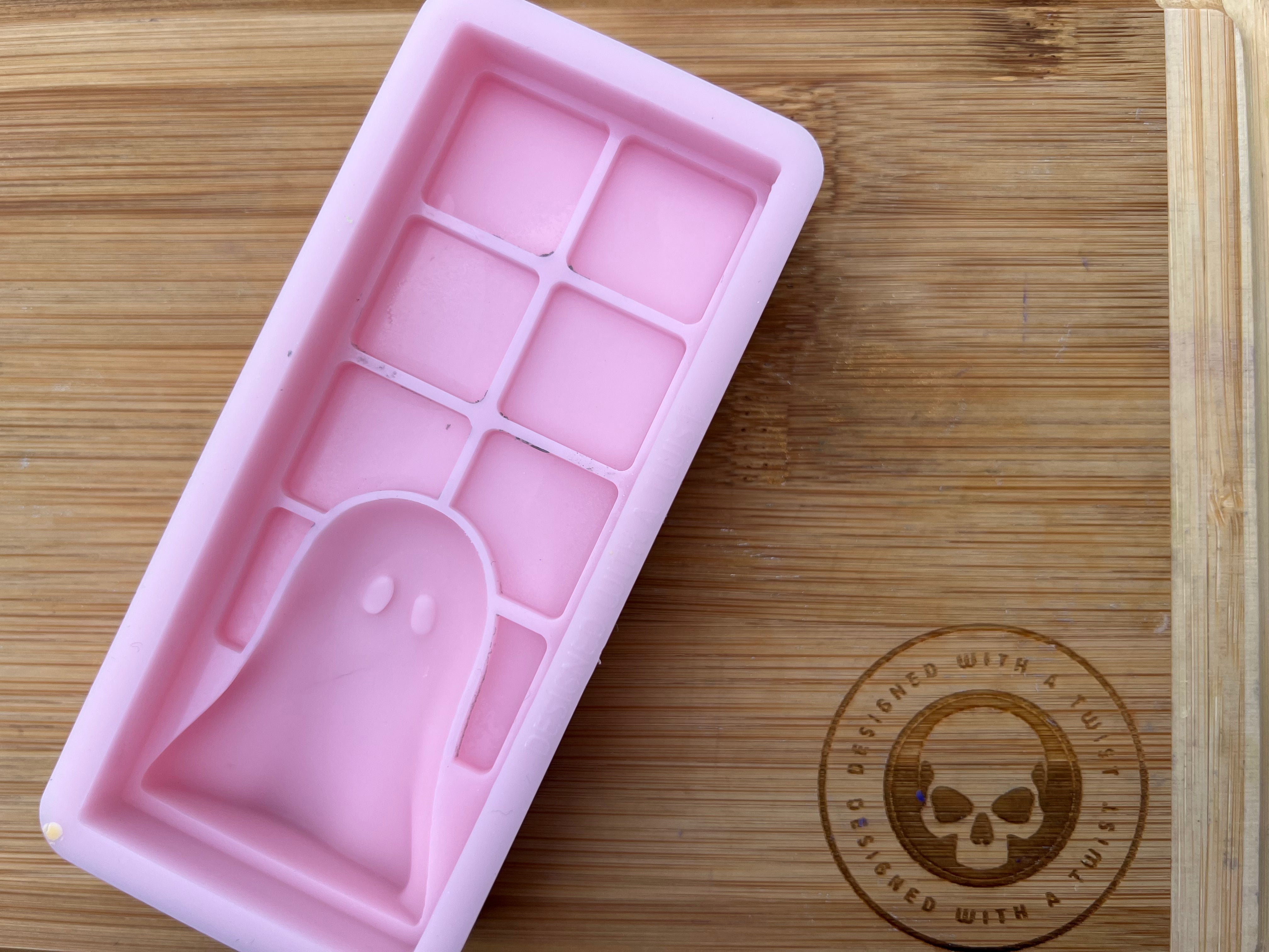 3d Ghost Snapbar Silicone Mold - Designed with a Twist - Top quality silicone molds made in the UK.