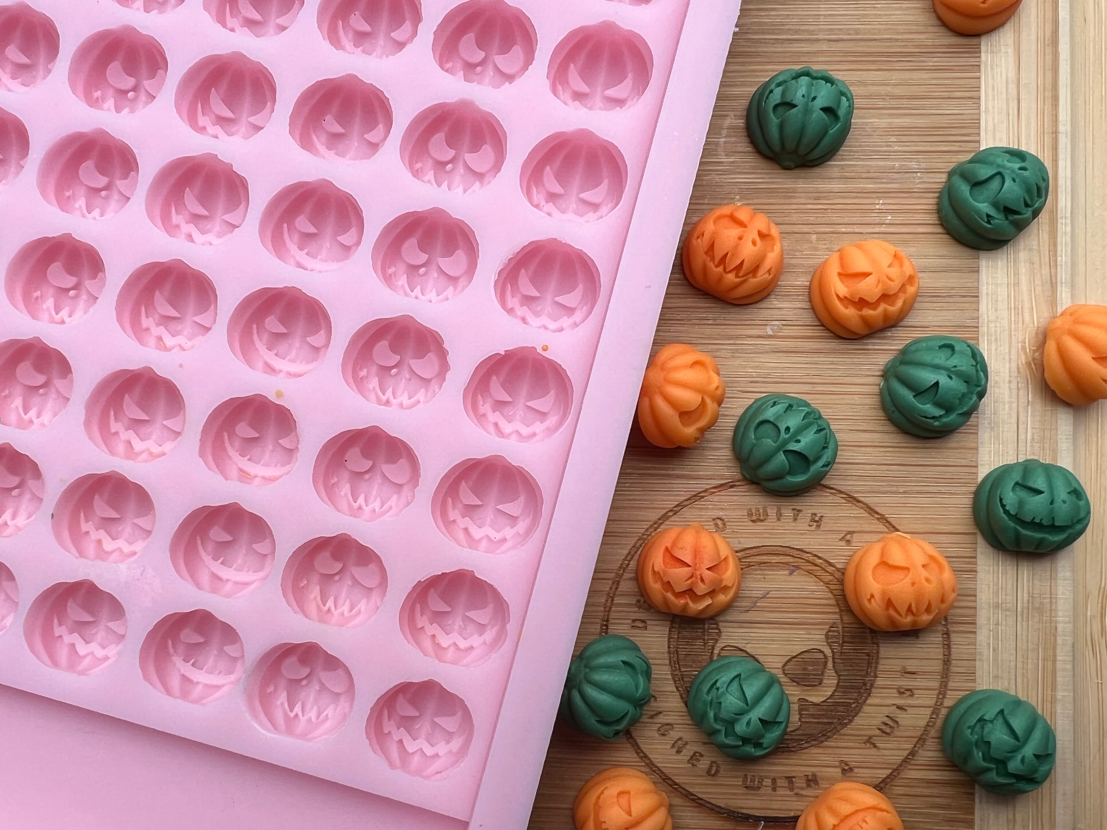 3d Pumpkin Scrape n Scoop Wax Silicone Mold - Designed with a Twist - Top quality silicone molds made in the UK.