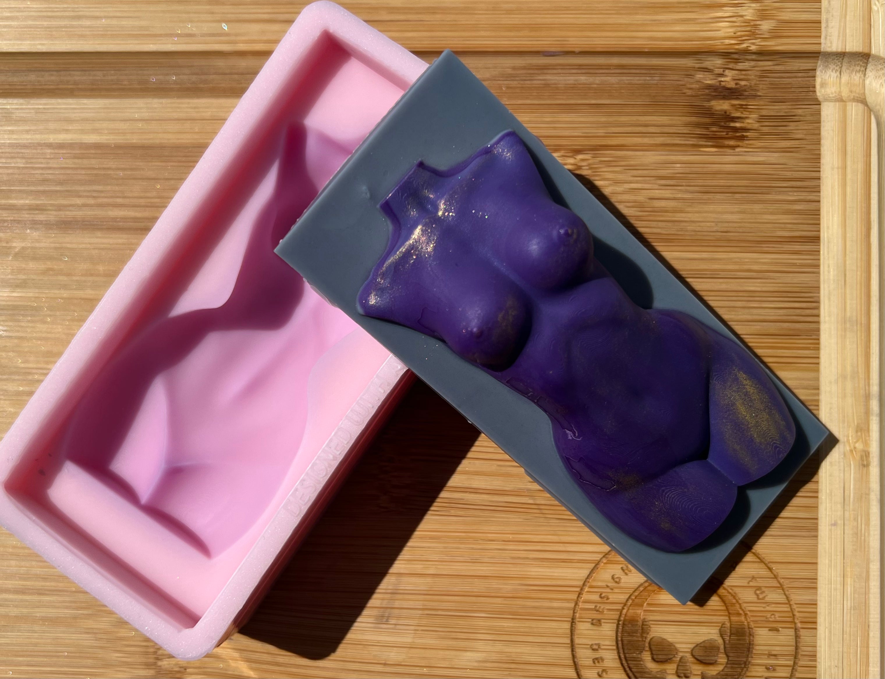 Single Goddess Torso Snapbar Silicone Mold - Designed with a Twist - Top quality silicone molds made in the UK.
