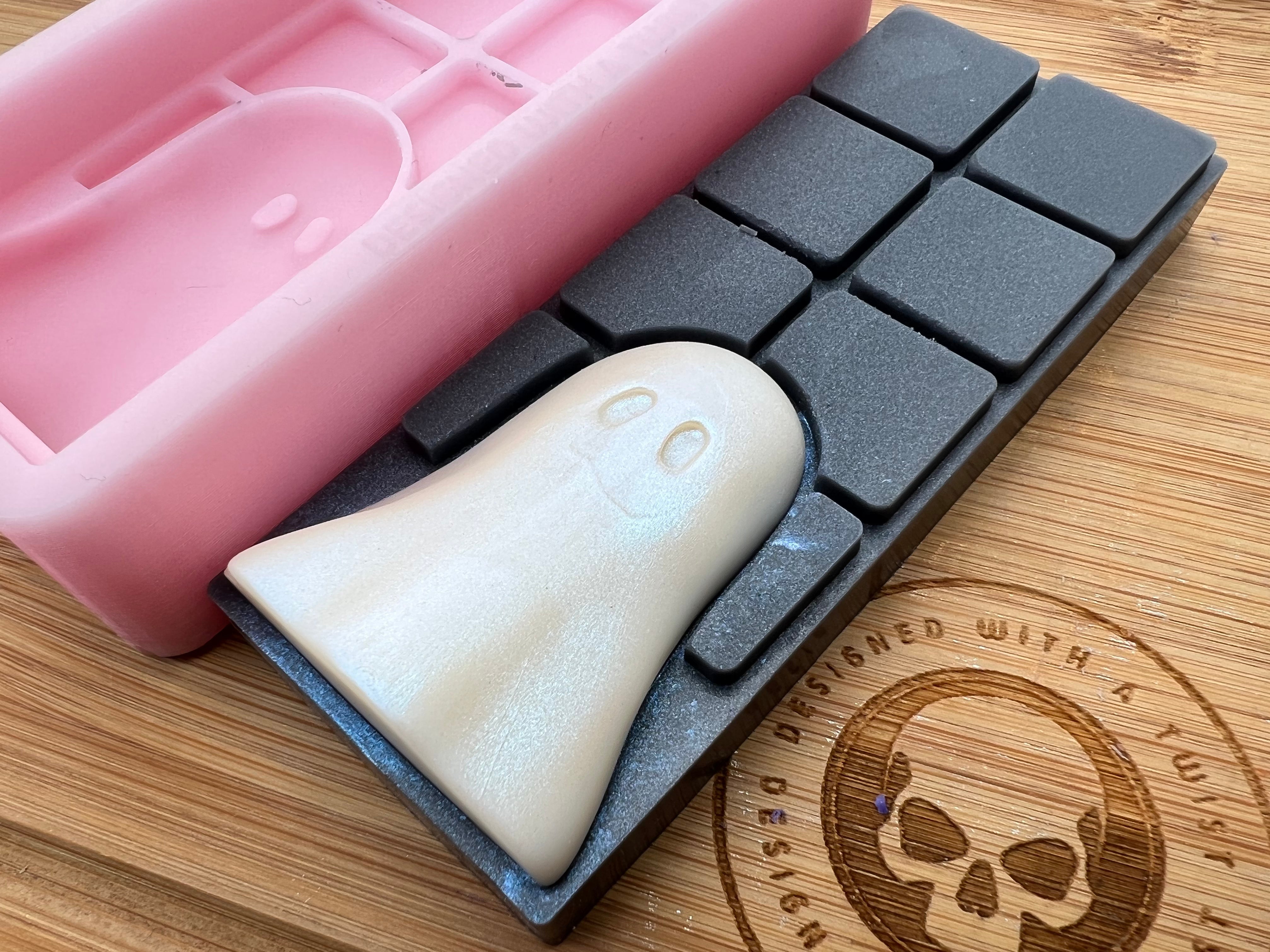 3d Ghost Snapbar Silicone Mold - Designed with a Twist - Top quality silicone molds made in the UK.