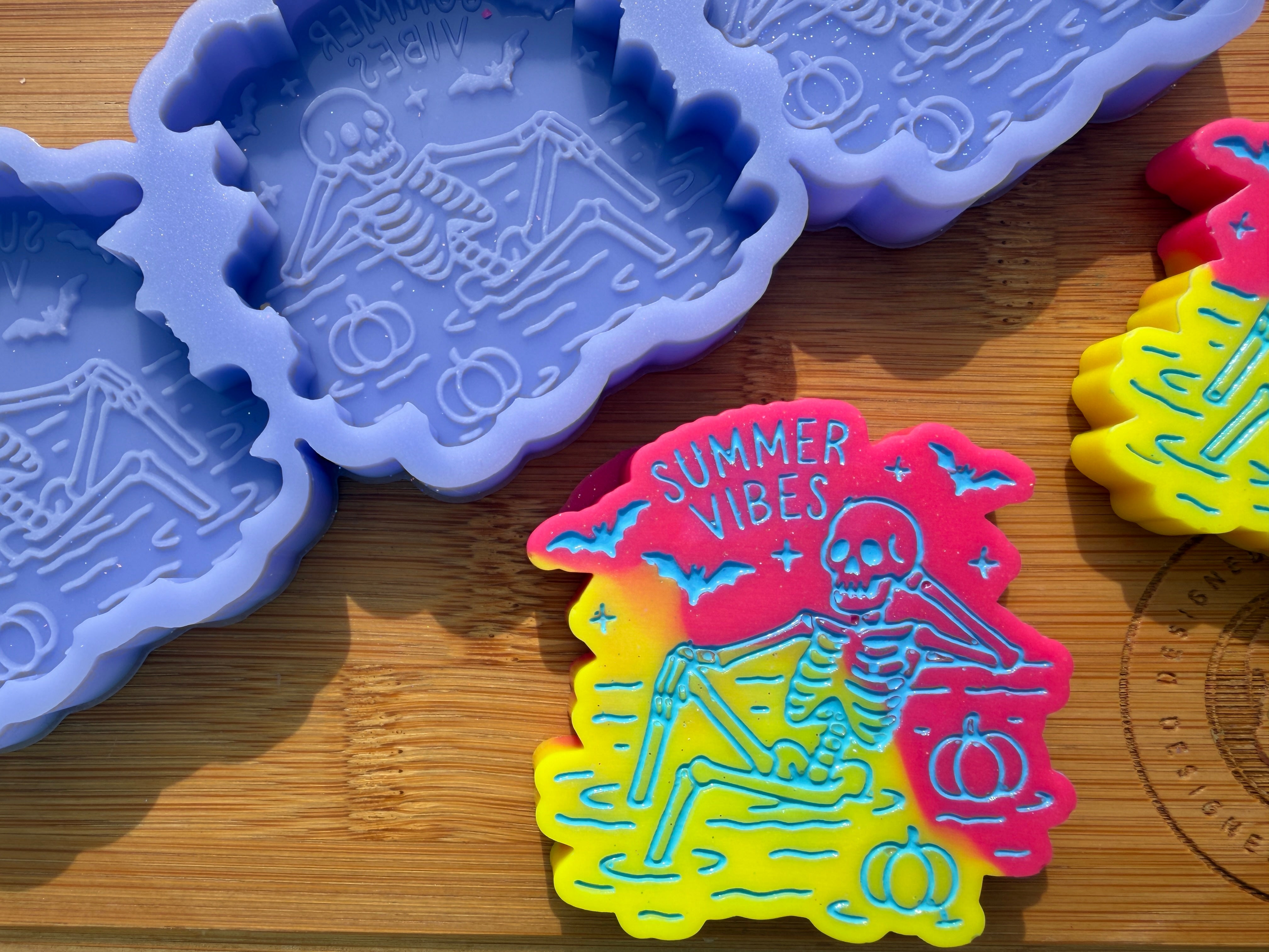 Summer Vibes Skelly Silicone Trio Mold