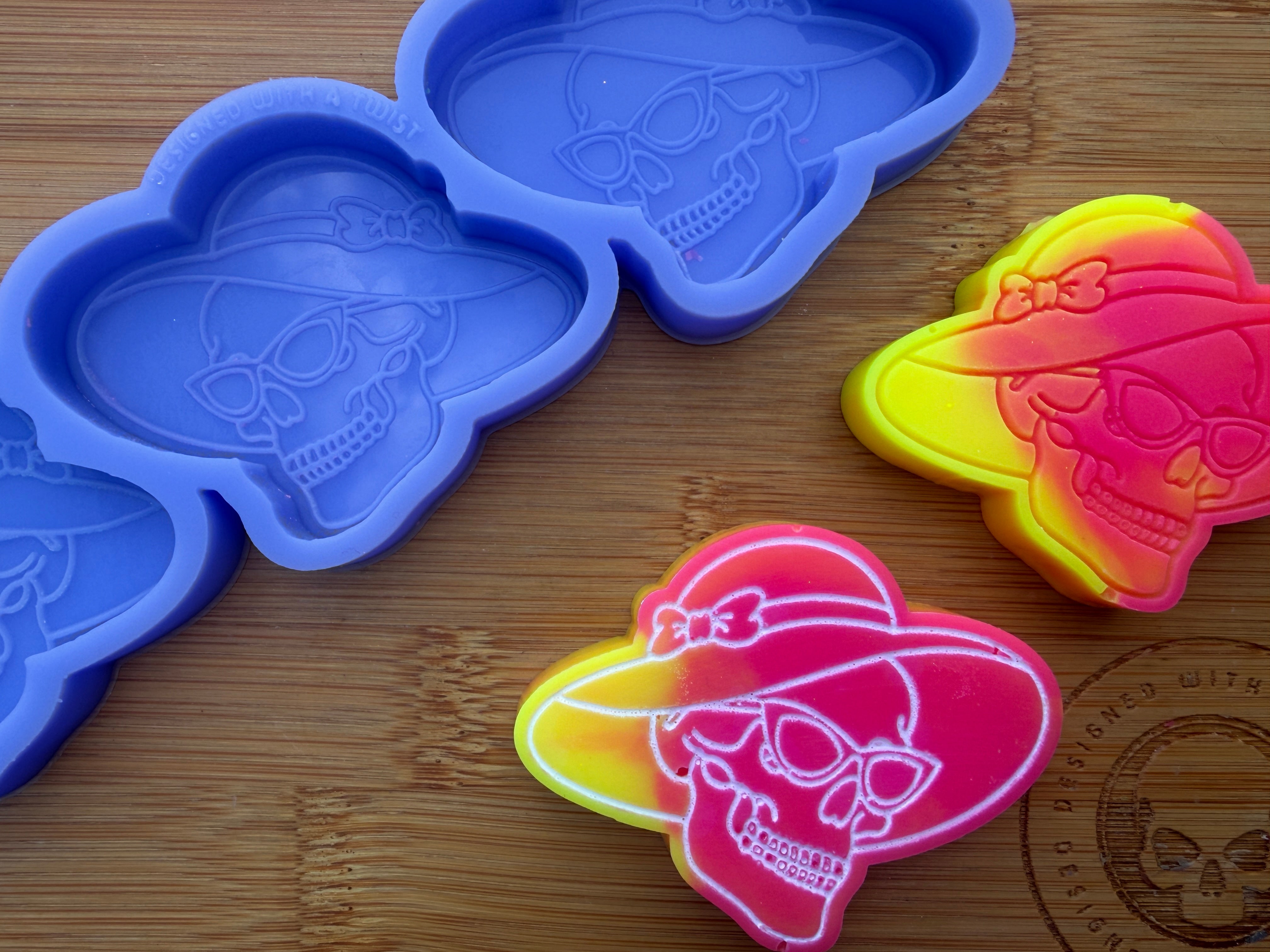 Mrs Sunhat Skelly Silicone Mold - 3 Cavities