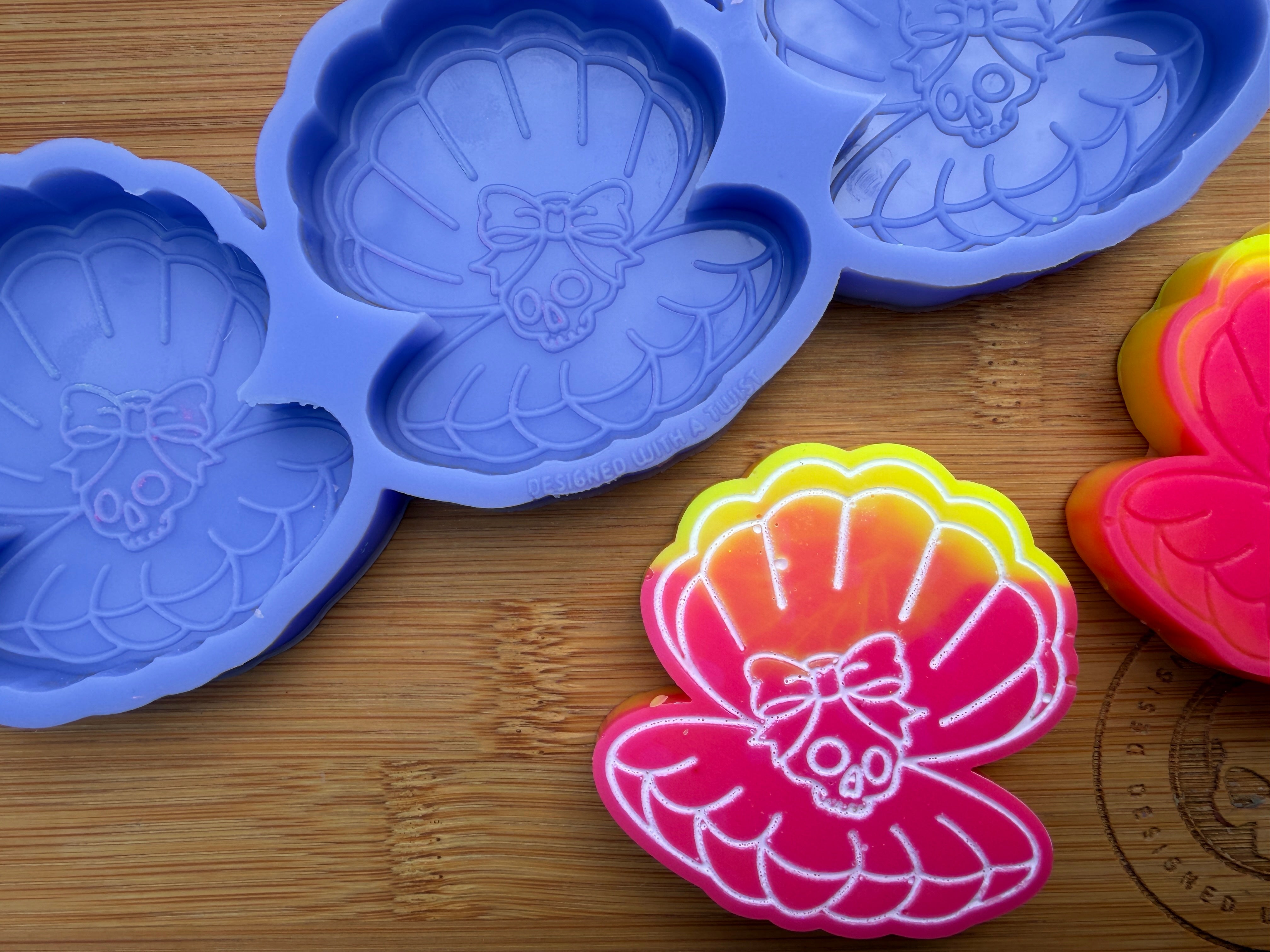 Skull Oyster Shell Silicone Mold - 3 Cavities