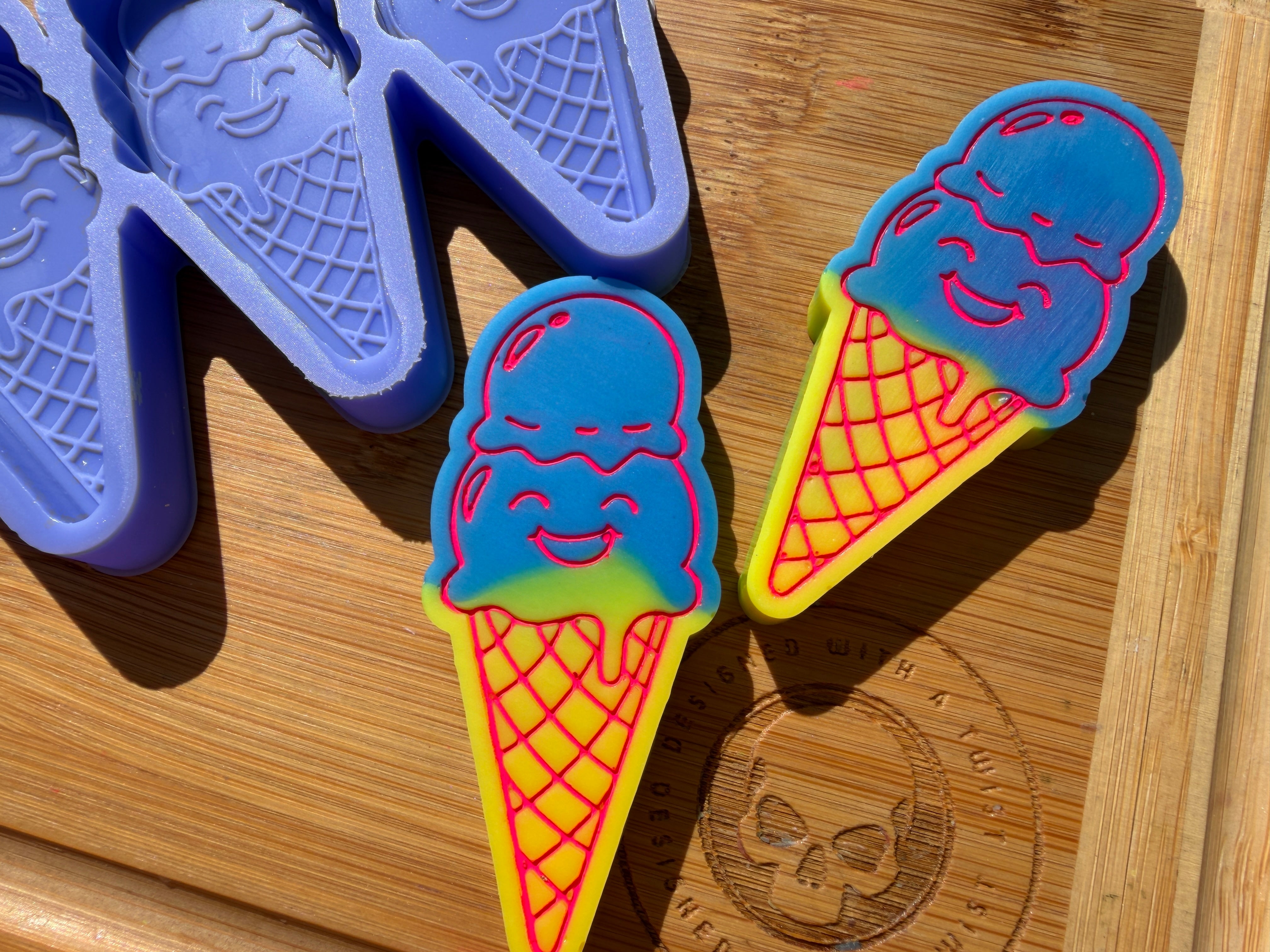 Ice Cream Face Silicone Mold - 4 Cavities