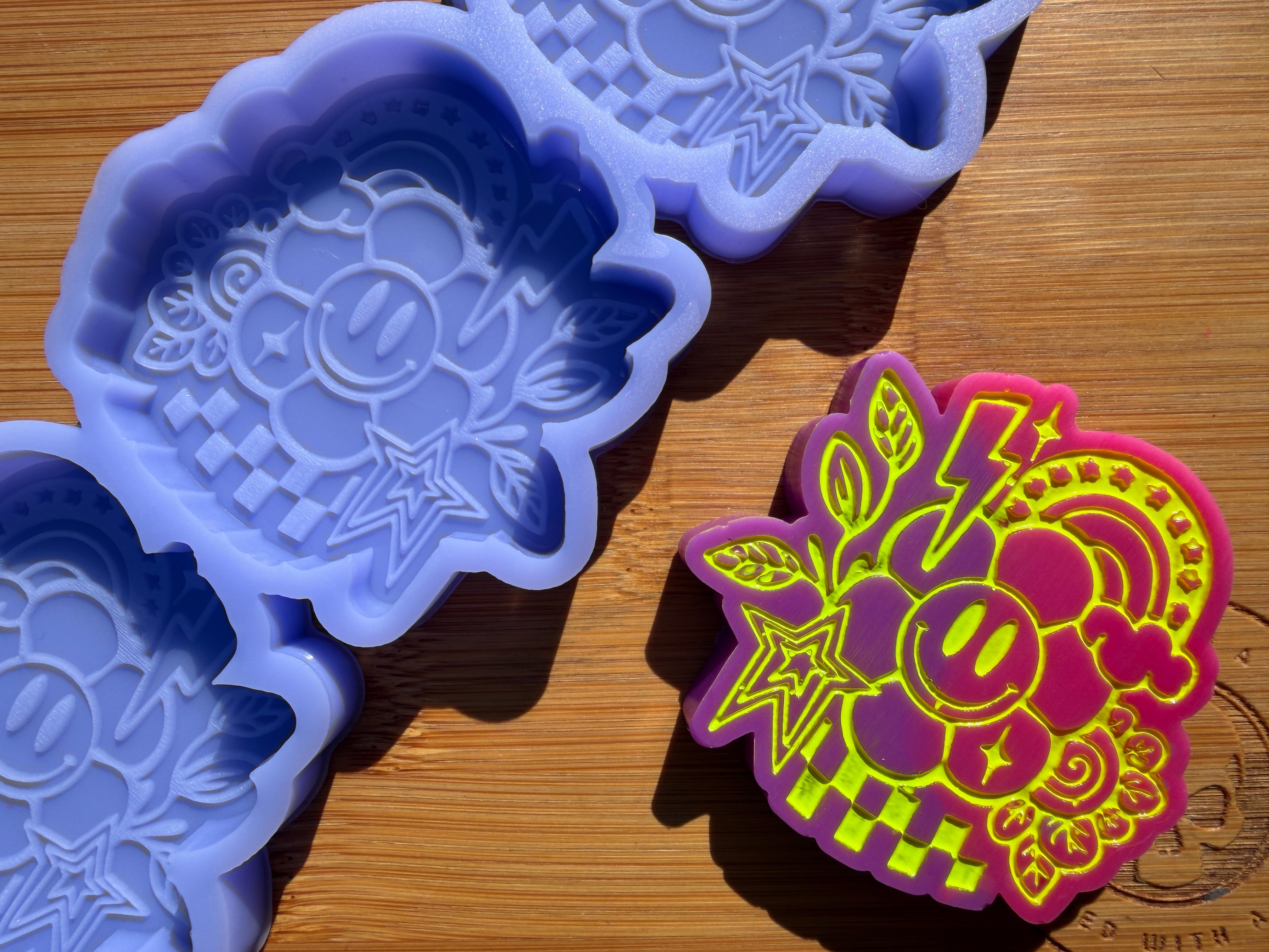 Groovy Summer Silicone Mold - 3 Cavities
