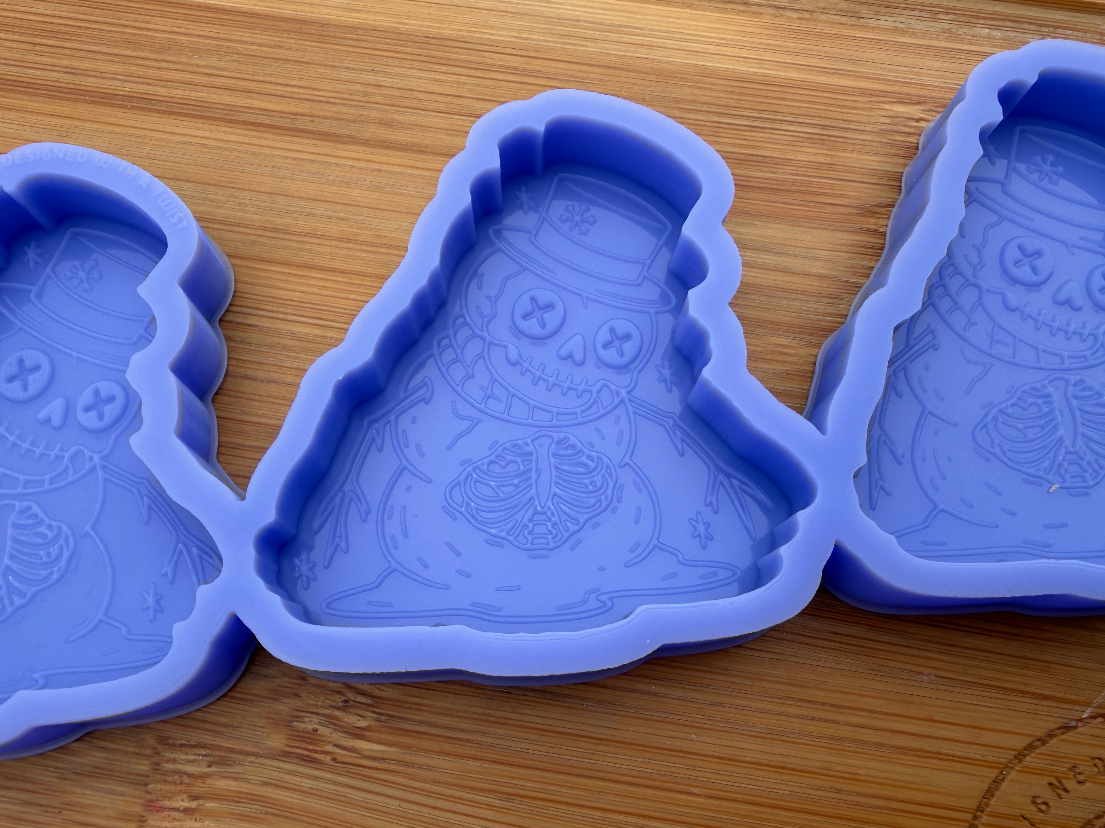 Melting Skeleton Snowman Silicone Mold - 3 Cavities