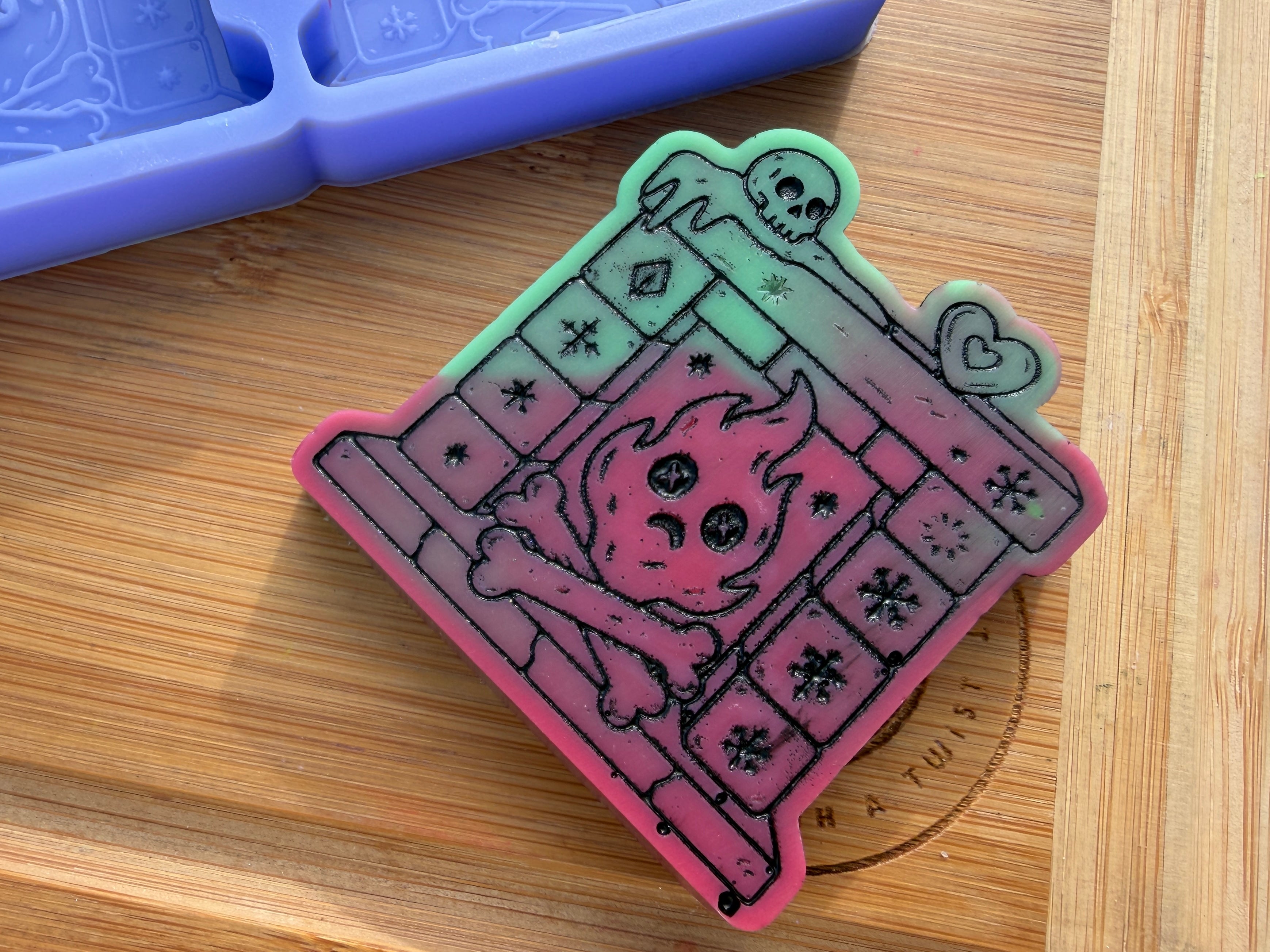 Spooky Christmas Fireplace Silicone Mold - 3 Cavities