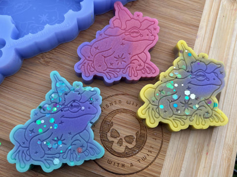 Cute Frog Wax Melt Silicone Mold - Designed with a Twist - Top quality silicone molds made in the UK.