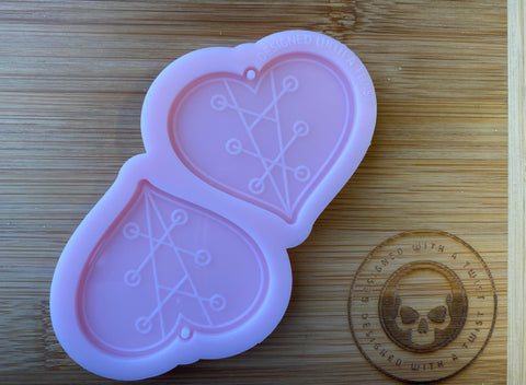 Corset Heart Earring Silicone Mold - Designed with a Twist  - Top quality silicone molds made in the UK.